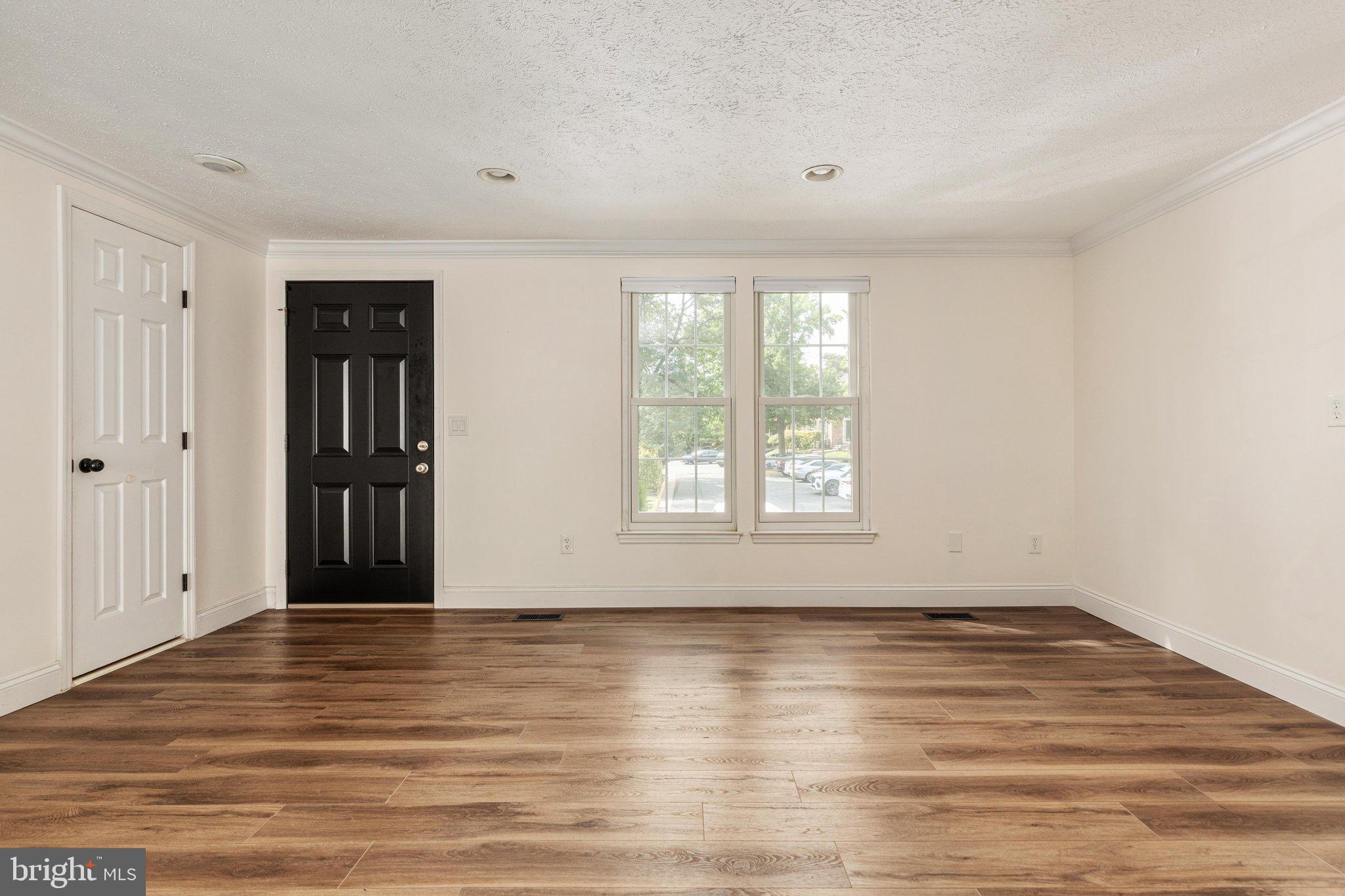 6026 BUTTERCUP COURT
