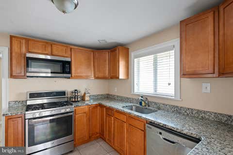 Homes For Rent - 27 W Reamer Avenue<br/> WILMINGTON, DE 19804