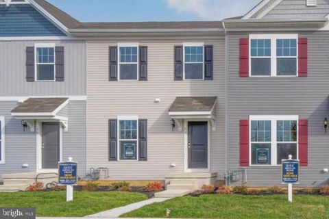 Photo of 41 Whitaker Court, MILLVILLE, NJ 08332 (MLS # NJCB2030014)