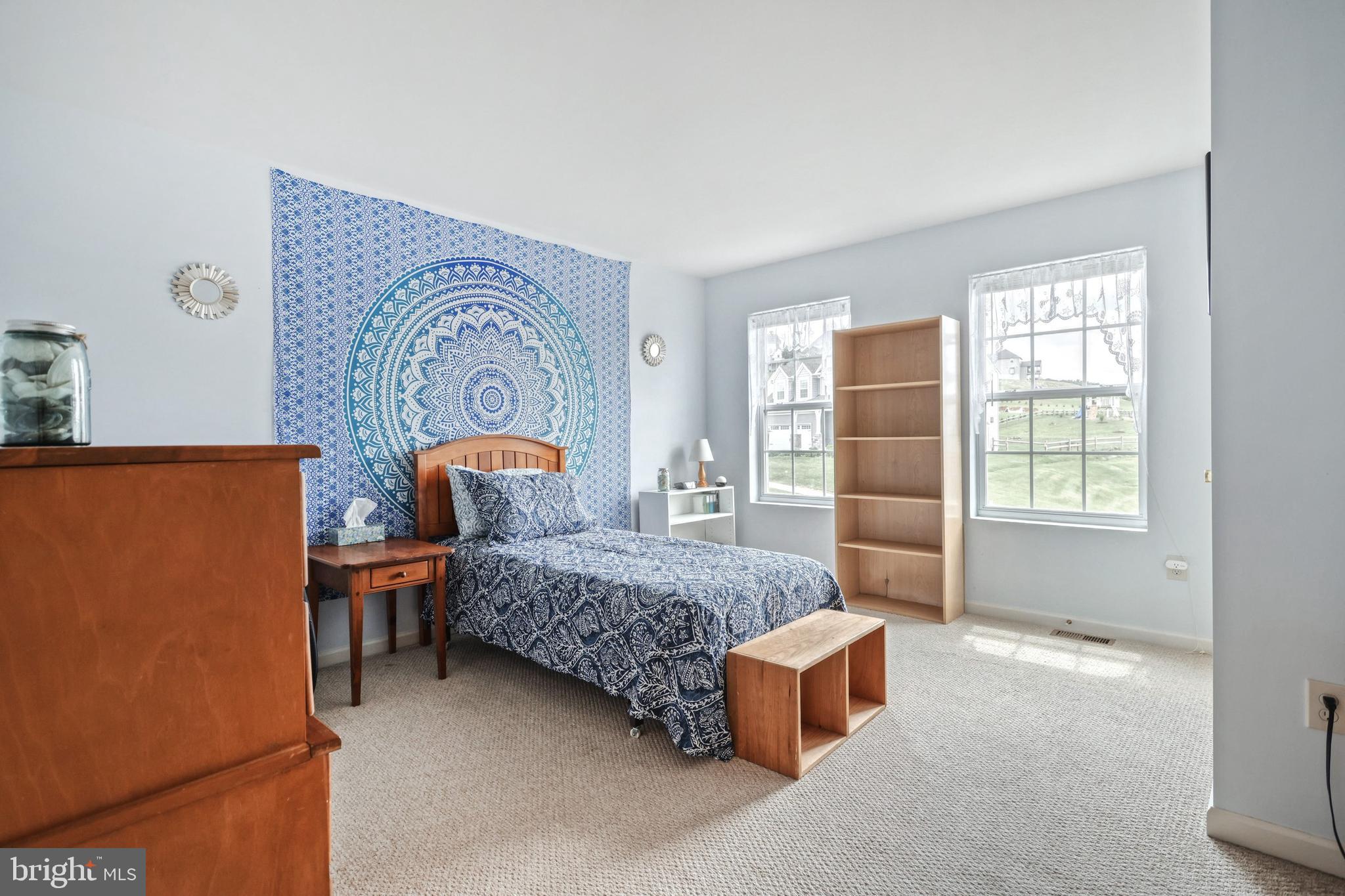 LAUREL VISTAS - Residential