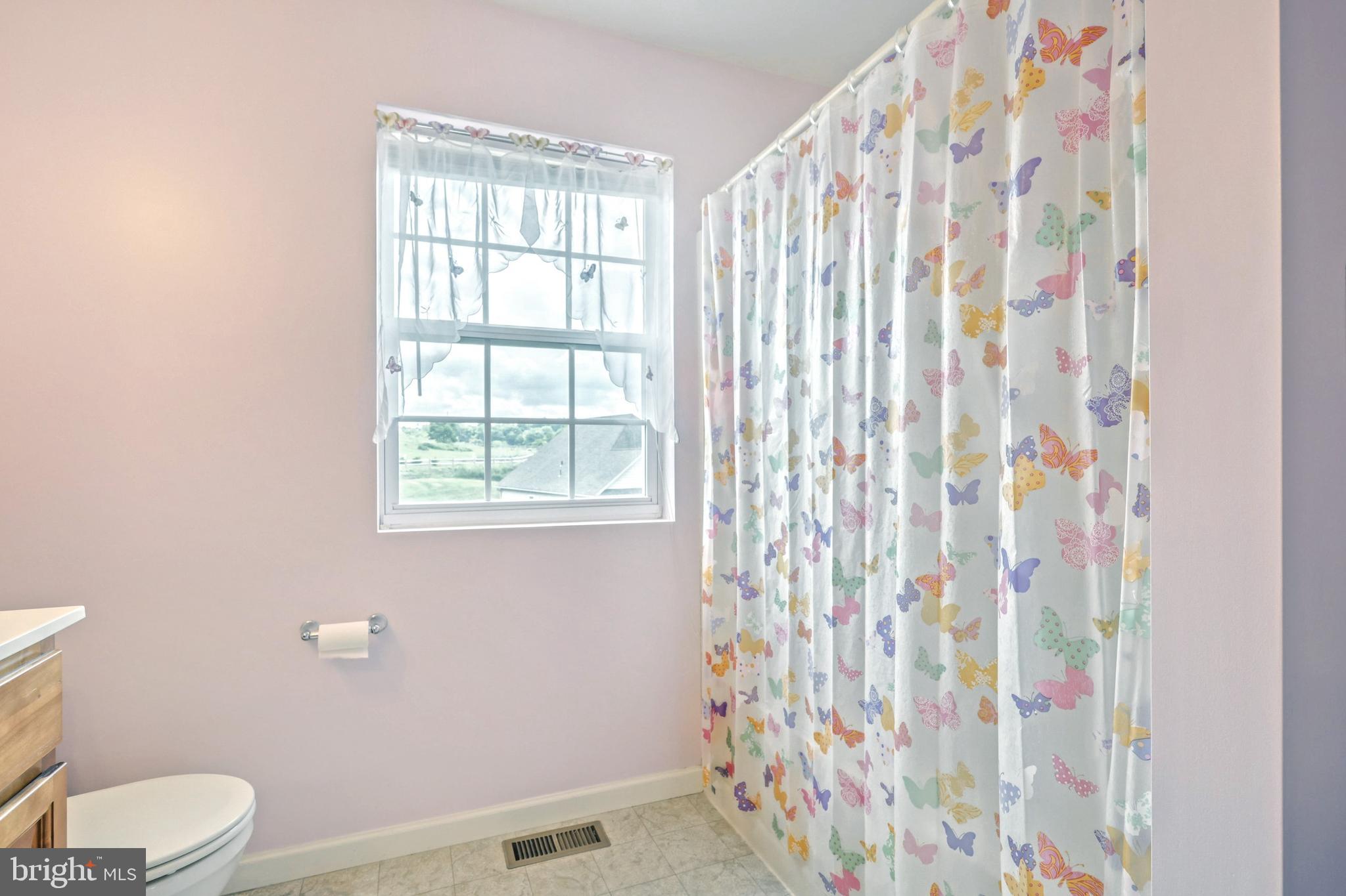LAUREL VISTAS - Residential