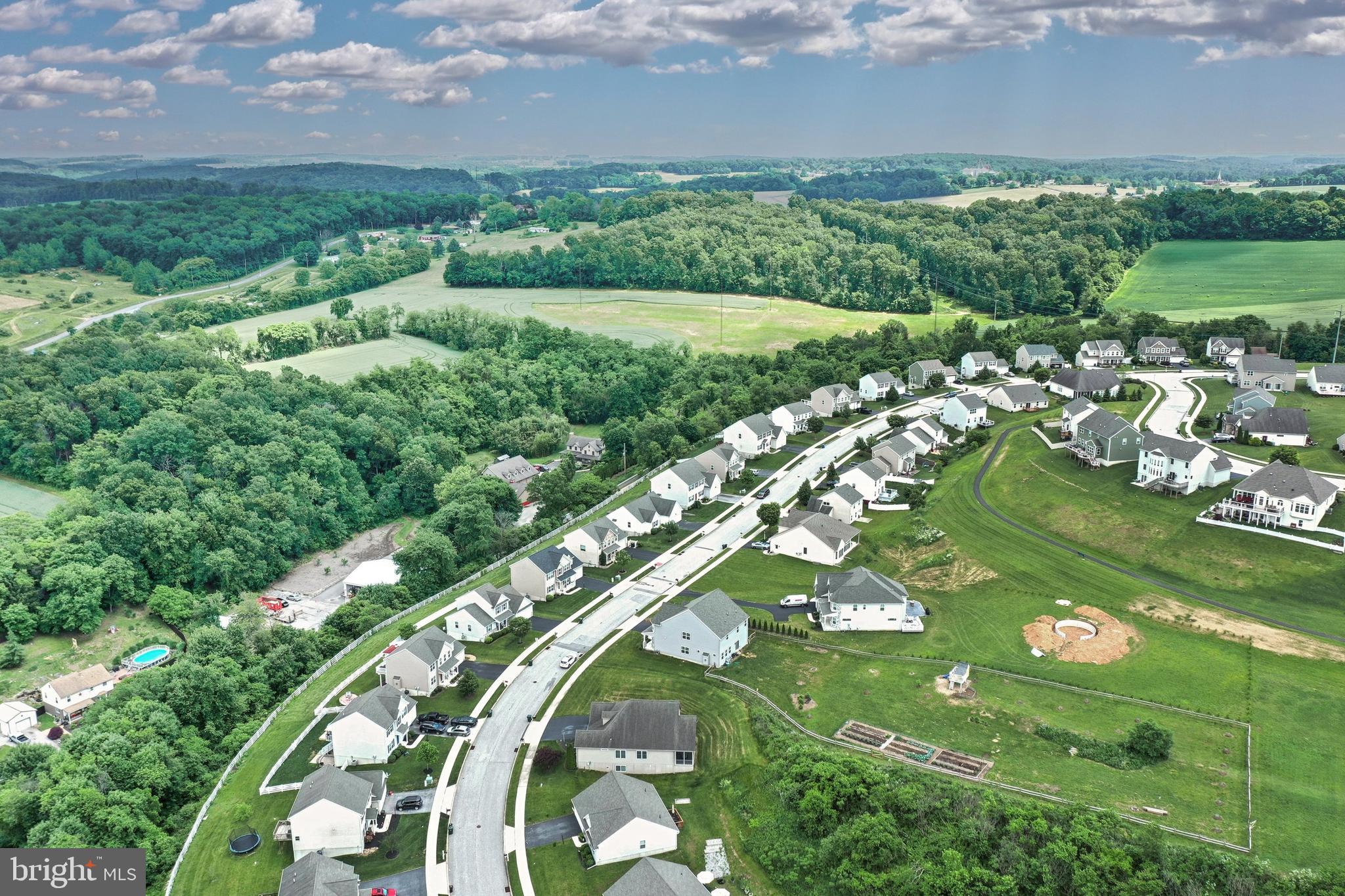 LAUREL VISTAS - Residential