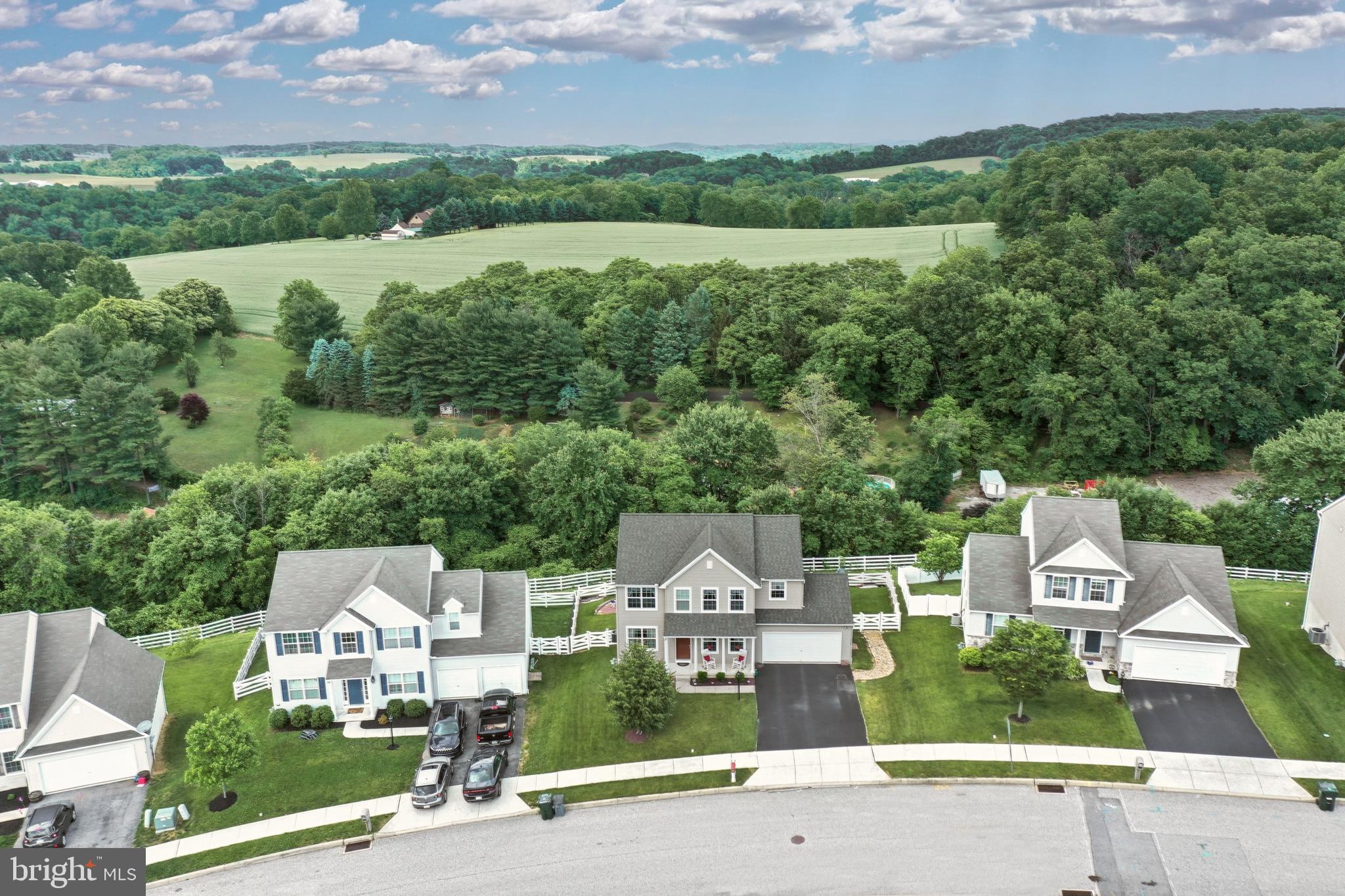 LAUREL VISTAS - Residential
