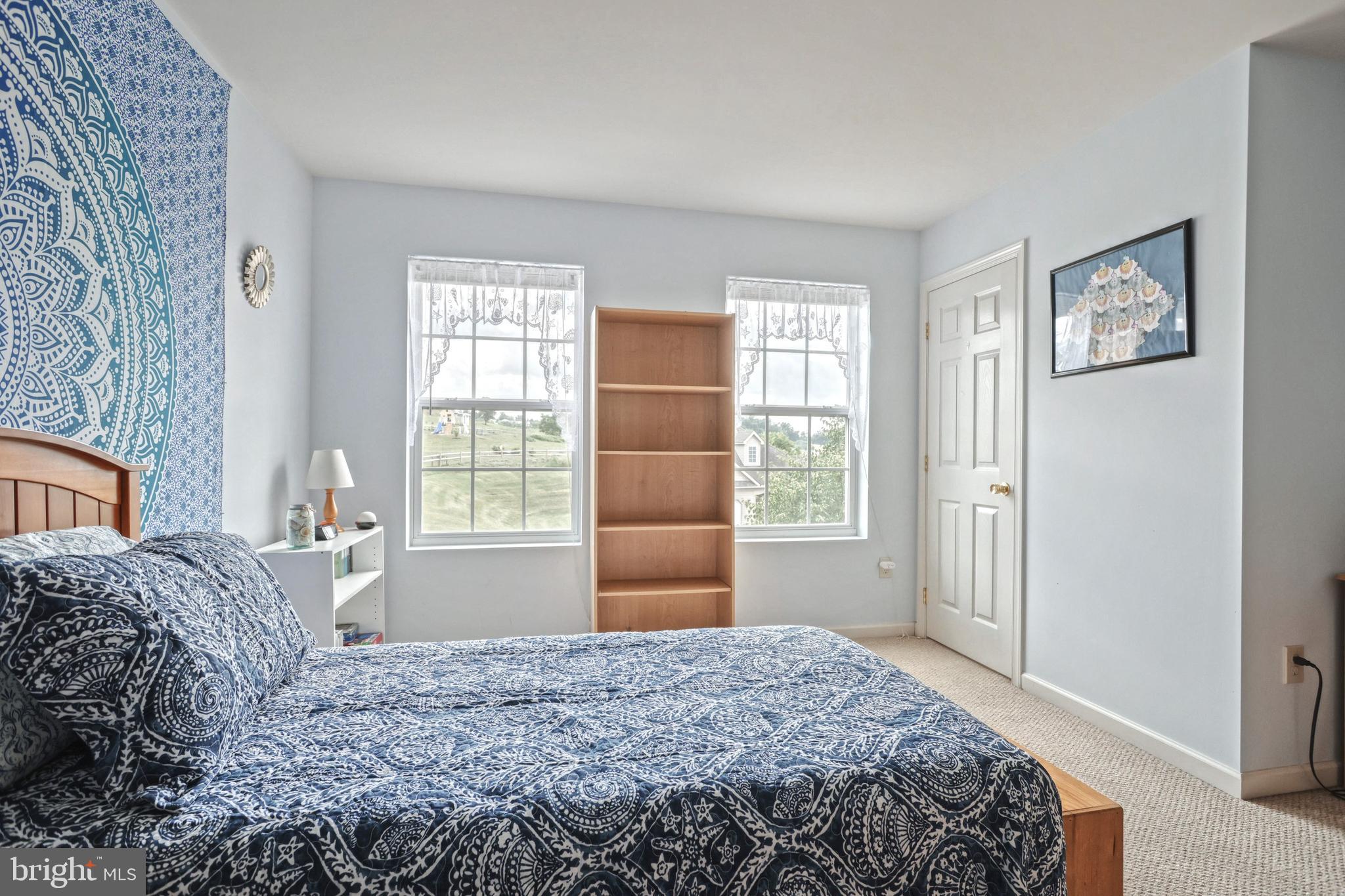 LAUREL VISTAS - Residential