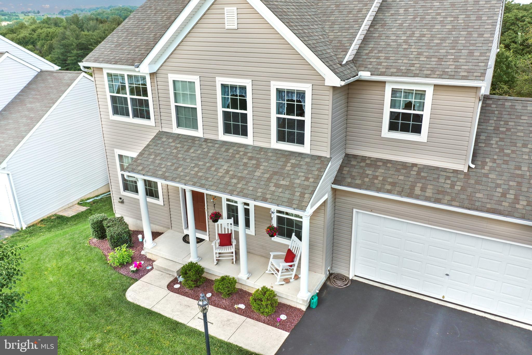 LAUREL VISTAS - Residential
