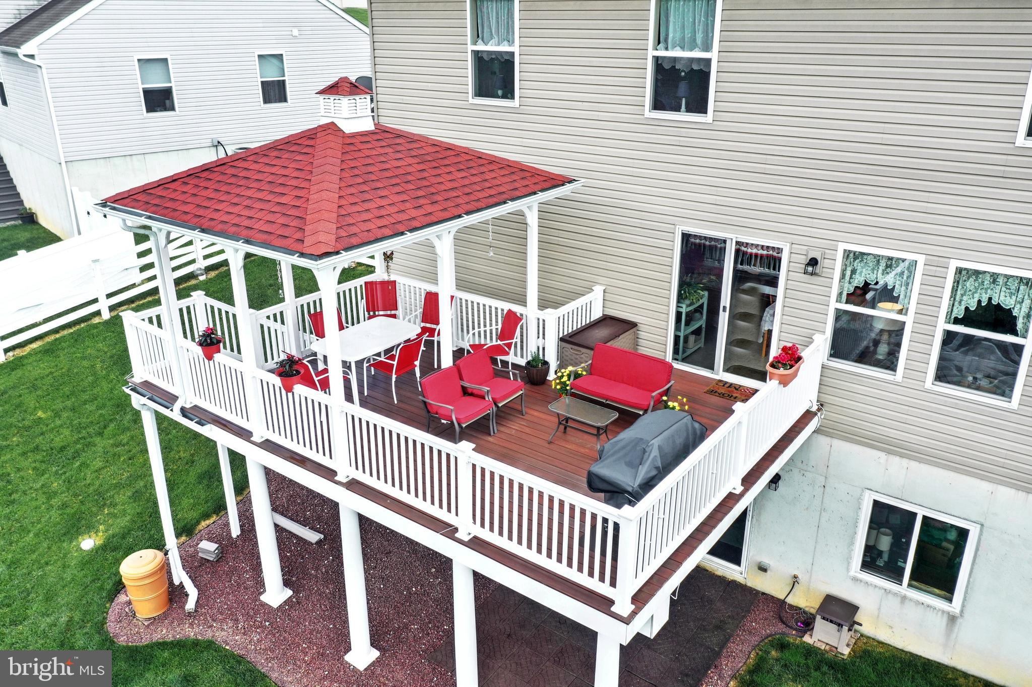 LAUREL VISTAS - Residential