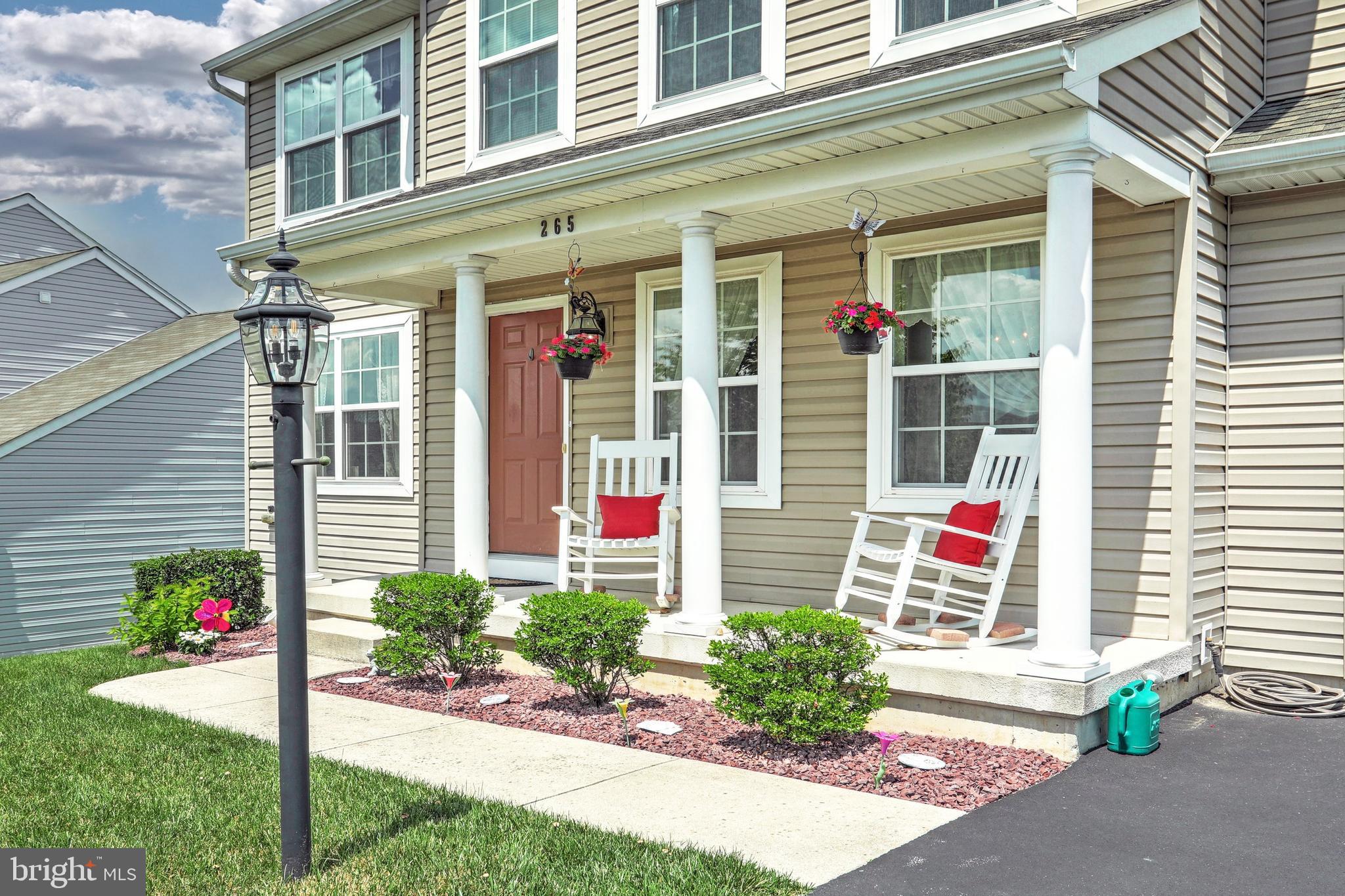 LAUREL VISTAS - Residential
