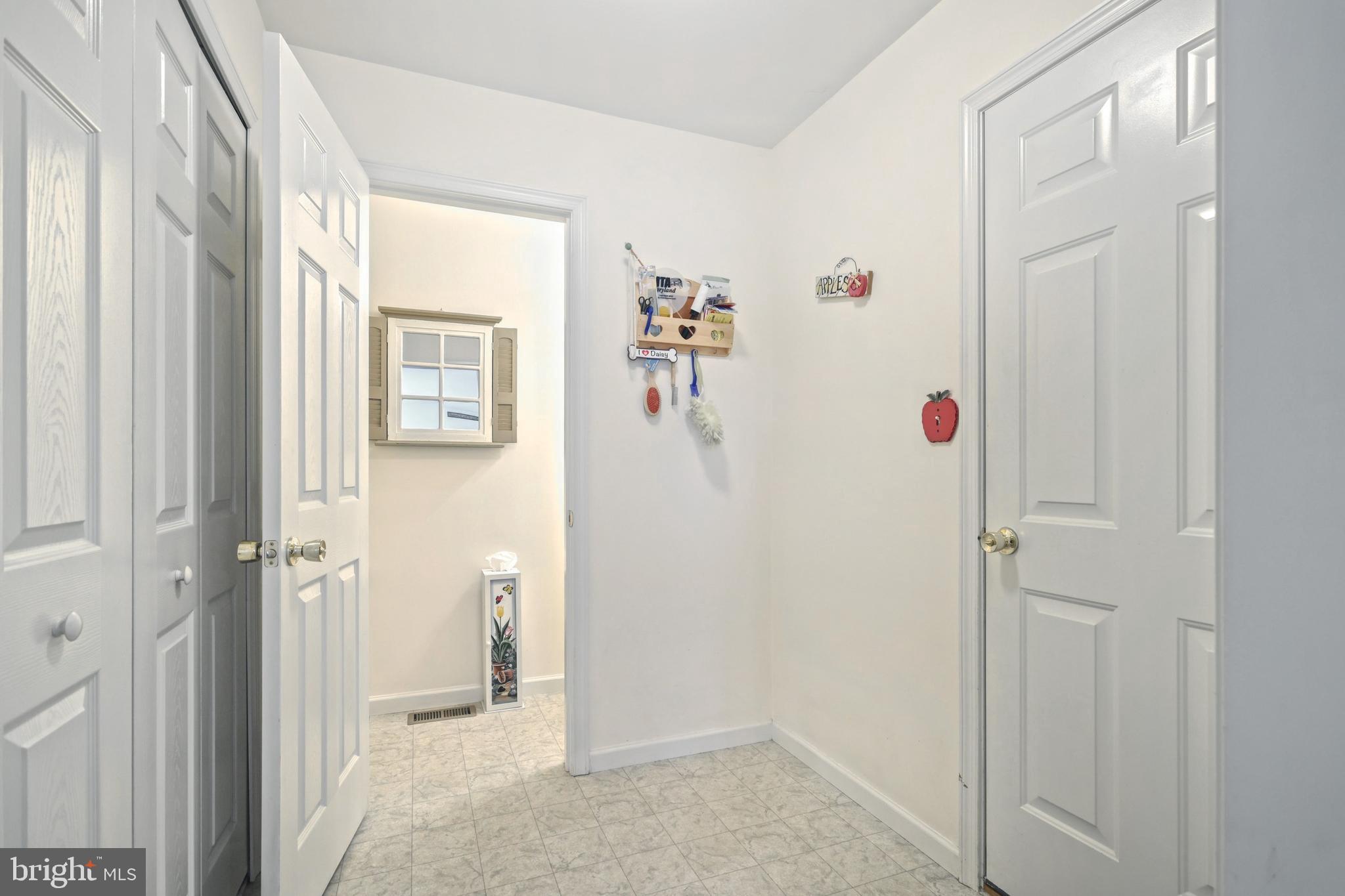LAUREL VISTAS - Residential
