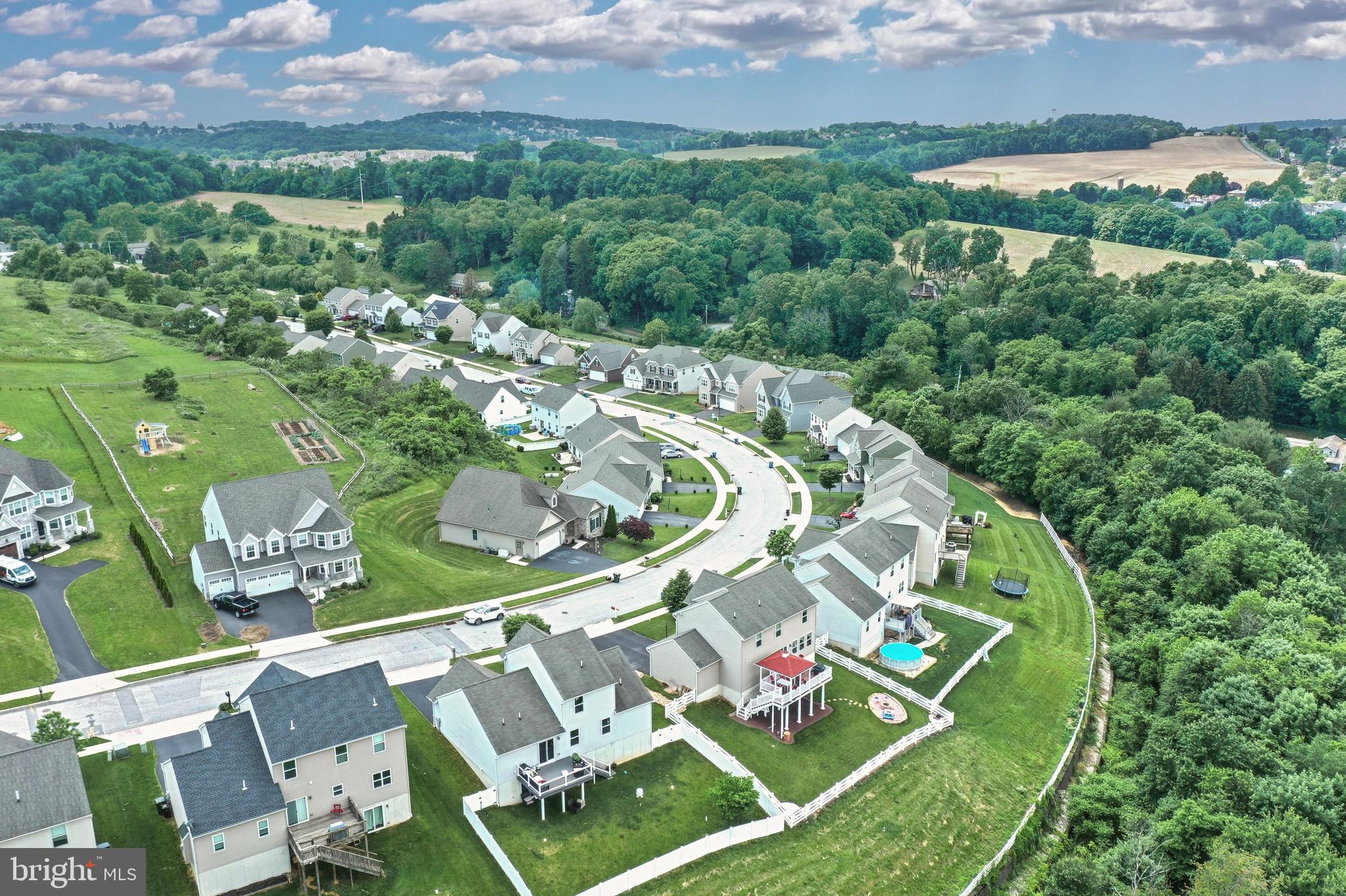 LAUREL VISTAS - Residential