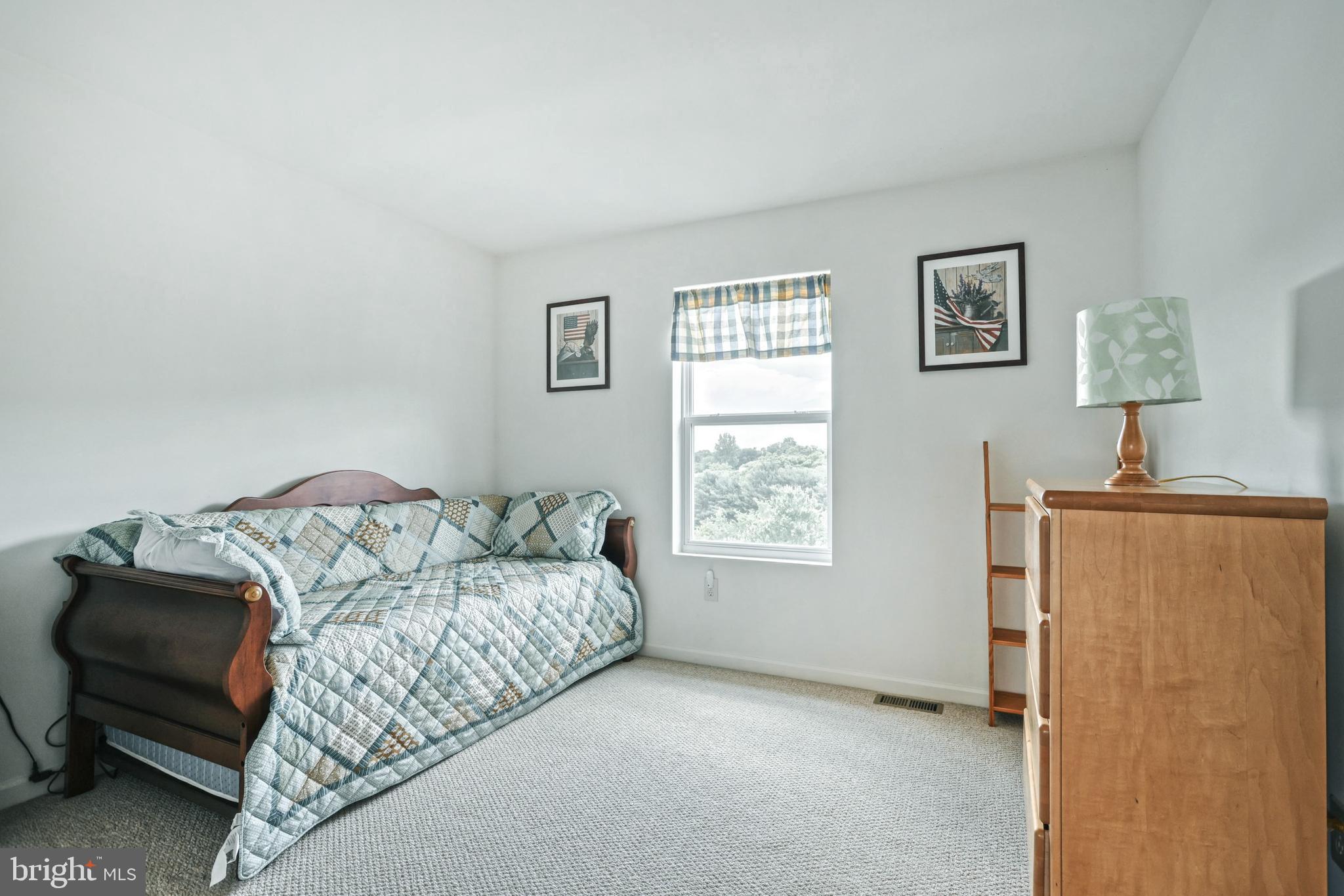 LAUREL VISTAS - Residential