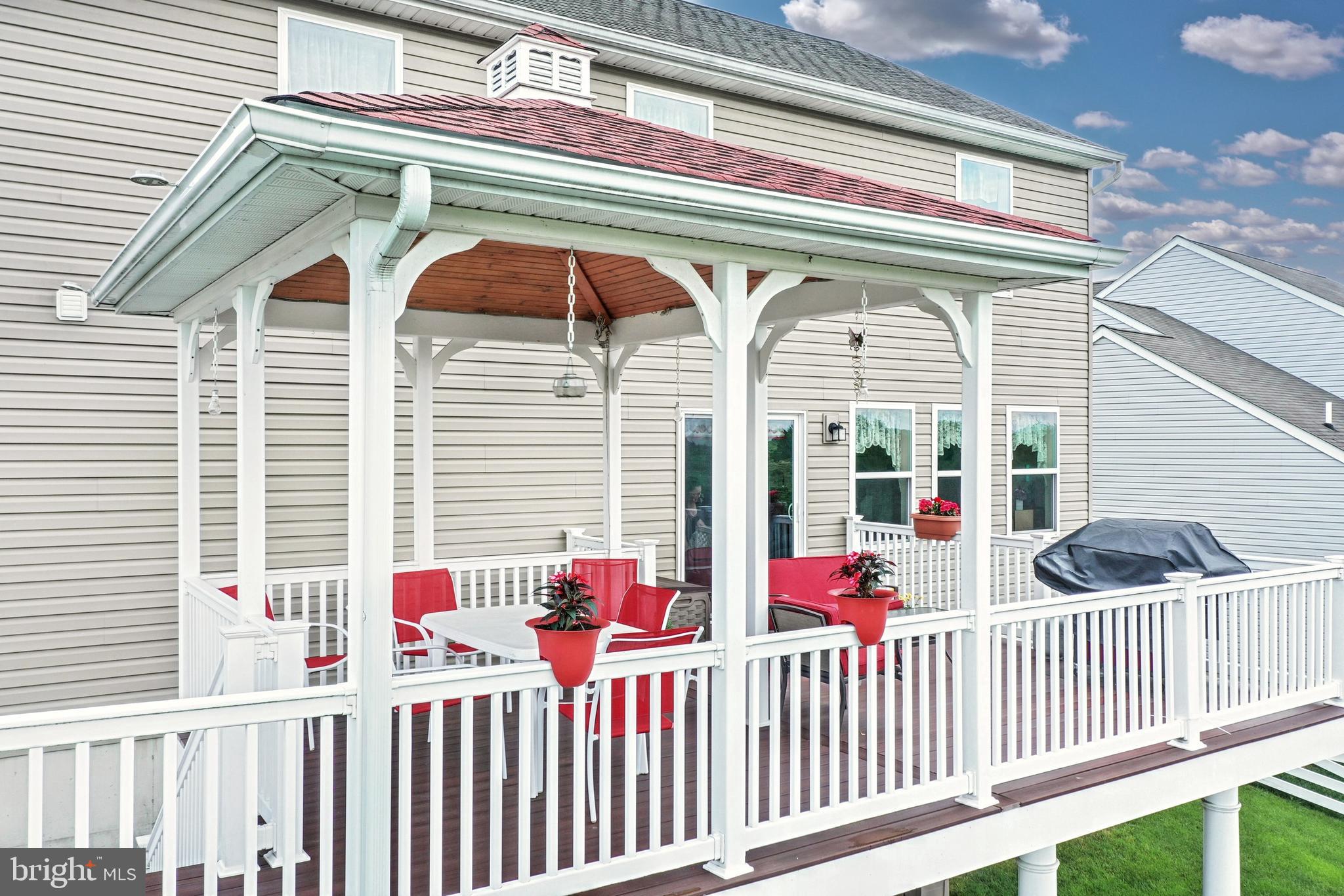 LAUREL VISTAS - Residential