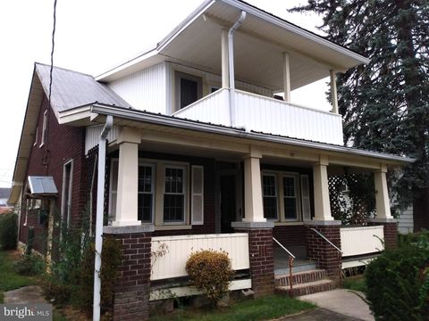 32 STEWART PLACE SHIPPENSBURG PA 17257