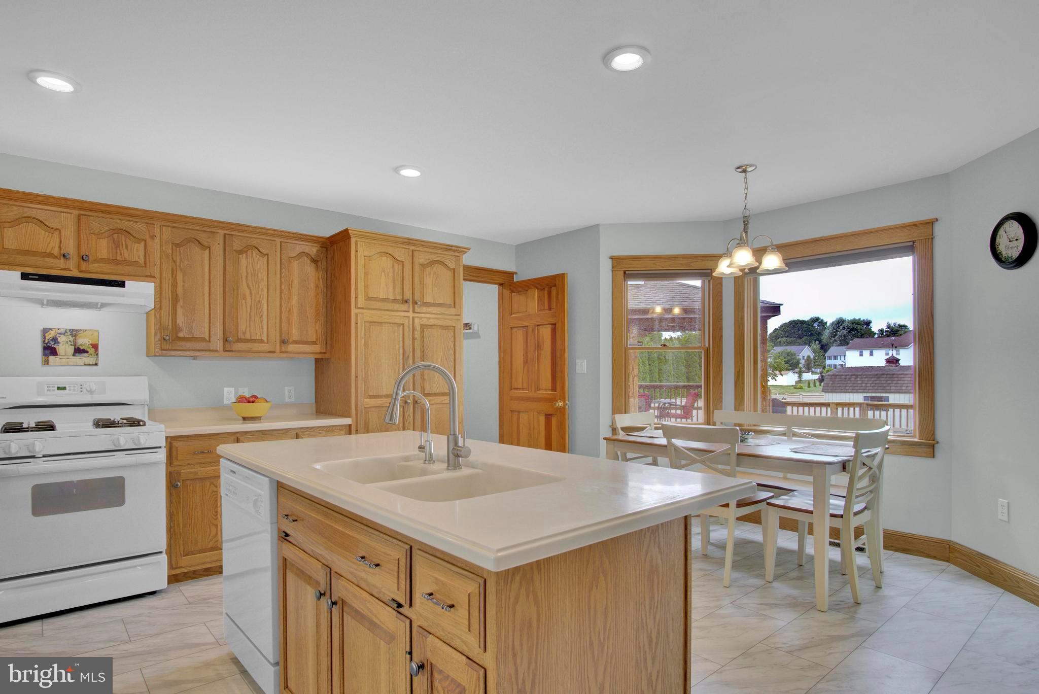 JEFFERSON COURT - Residential
