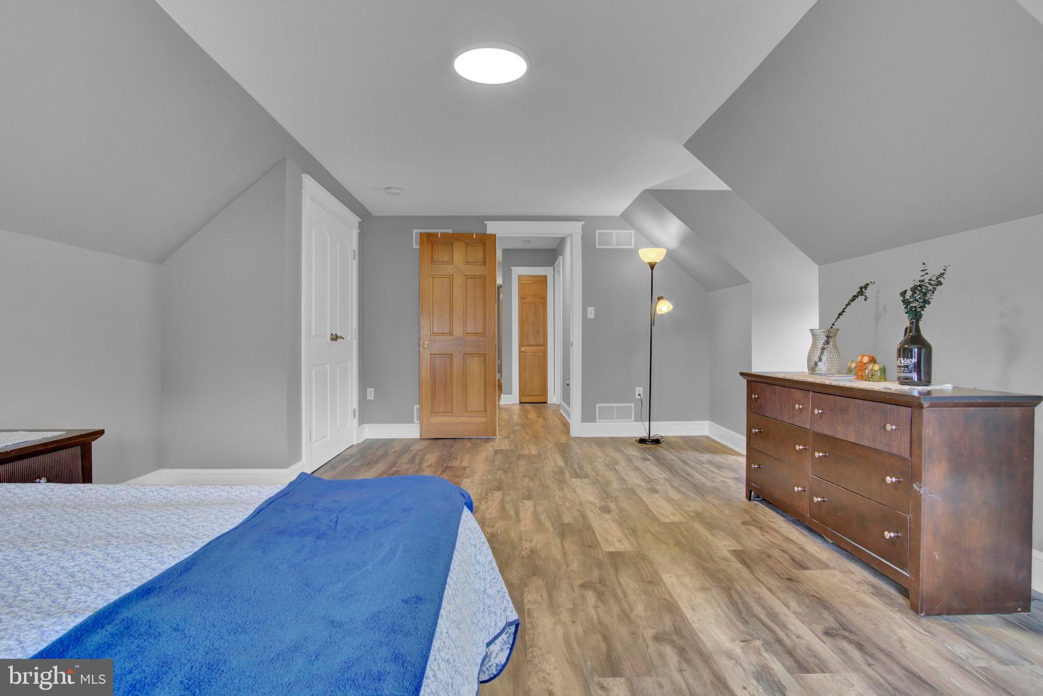 JEFFERSON COURT - Residential