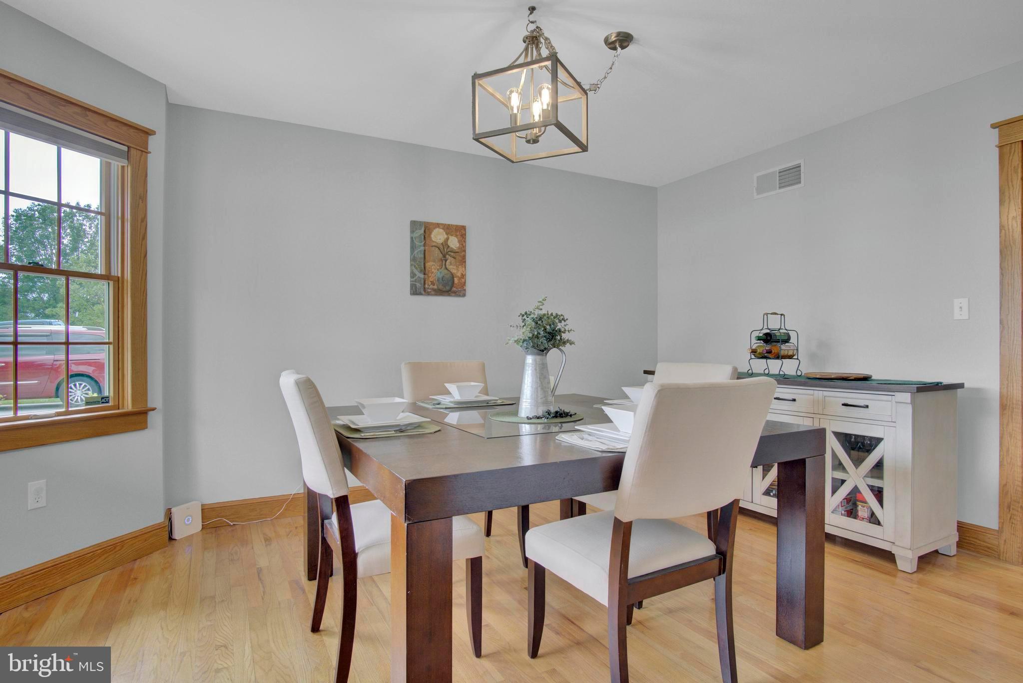 JEFFERSON COURT - Residential