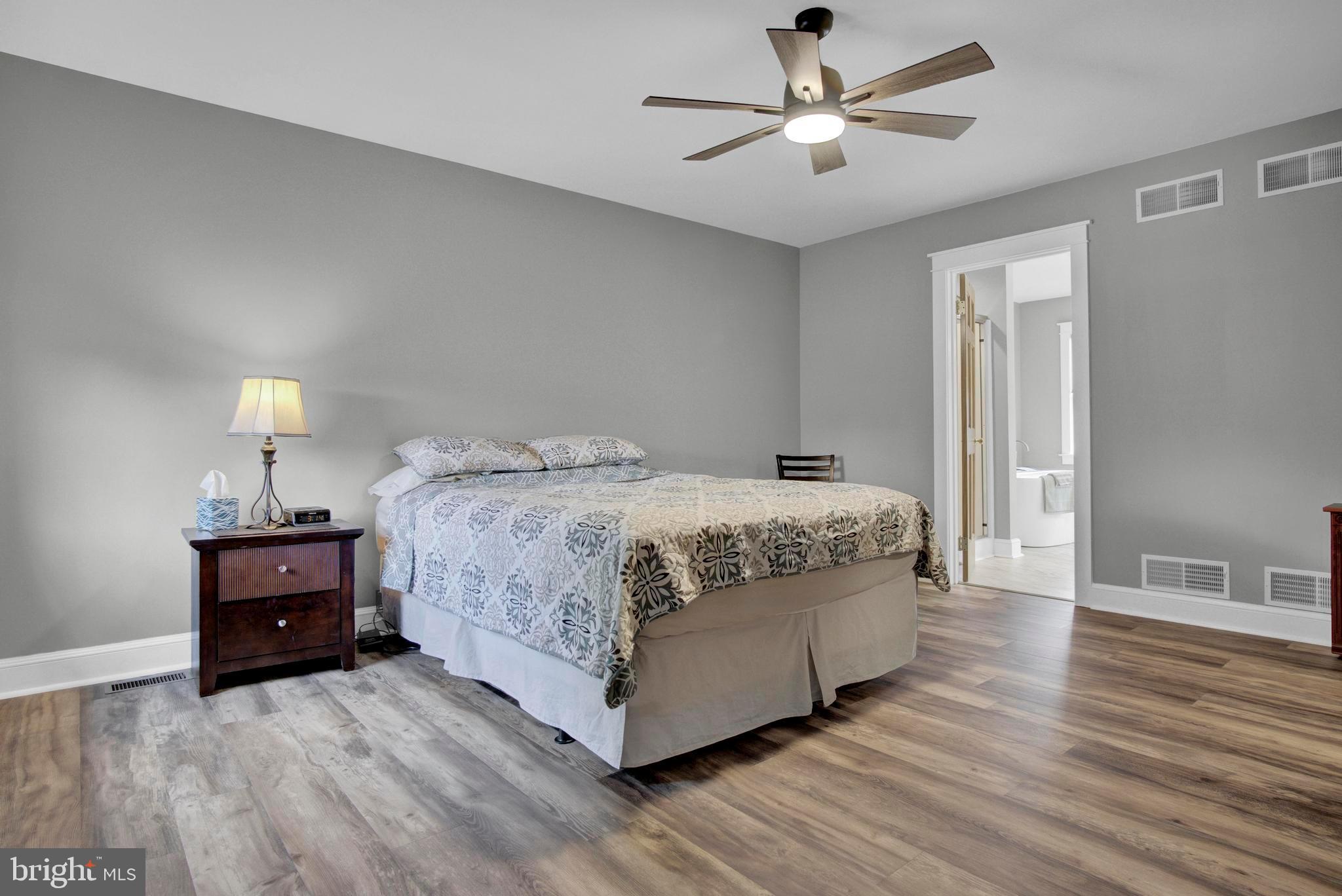 JEFFERSON COURT - Residential