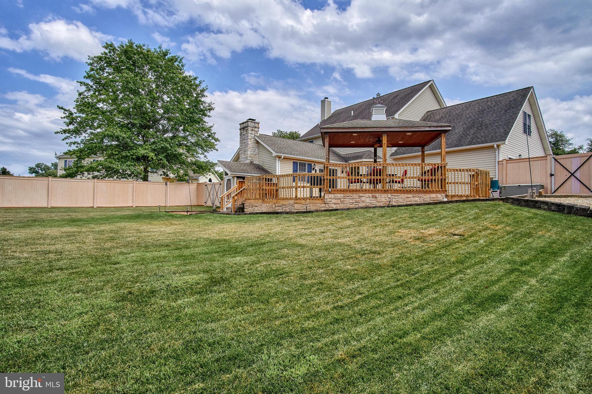 JEFFERSON COURT - Residential