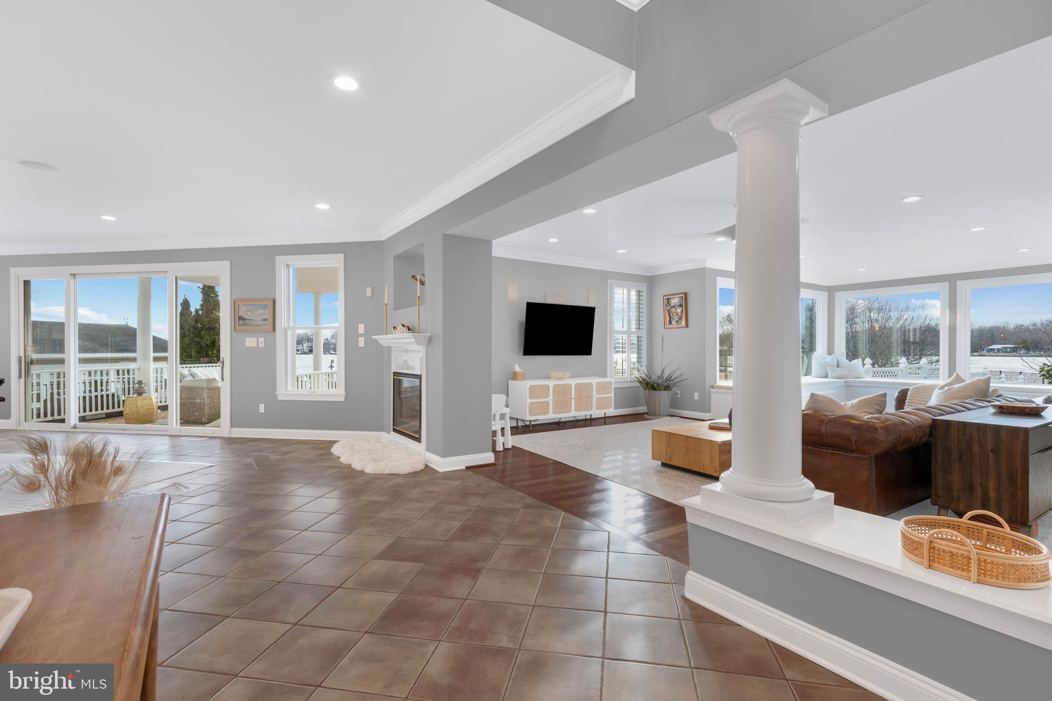 ARUNDEL ON THE BAY - Residential