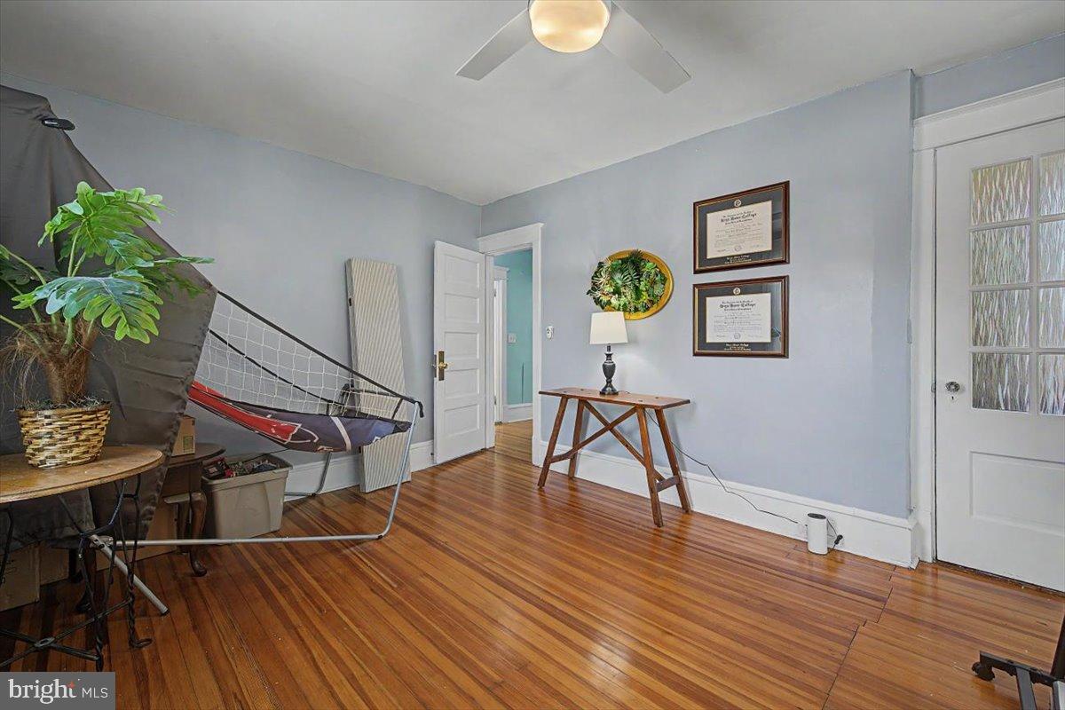 TRIANGLE - Residential