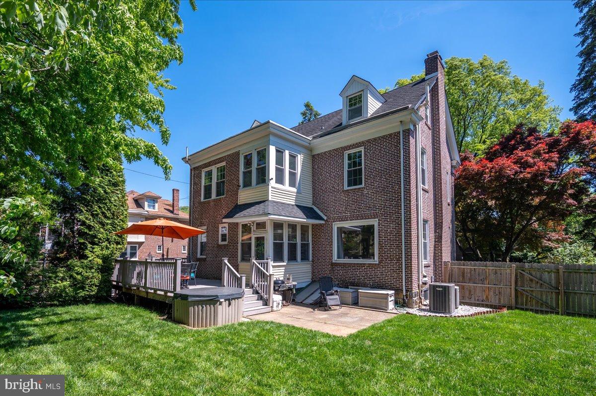 2411 N FRANKLIN