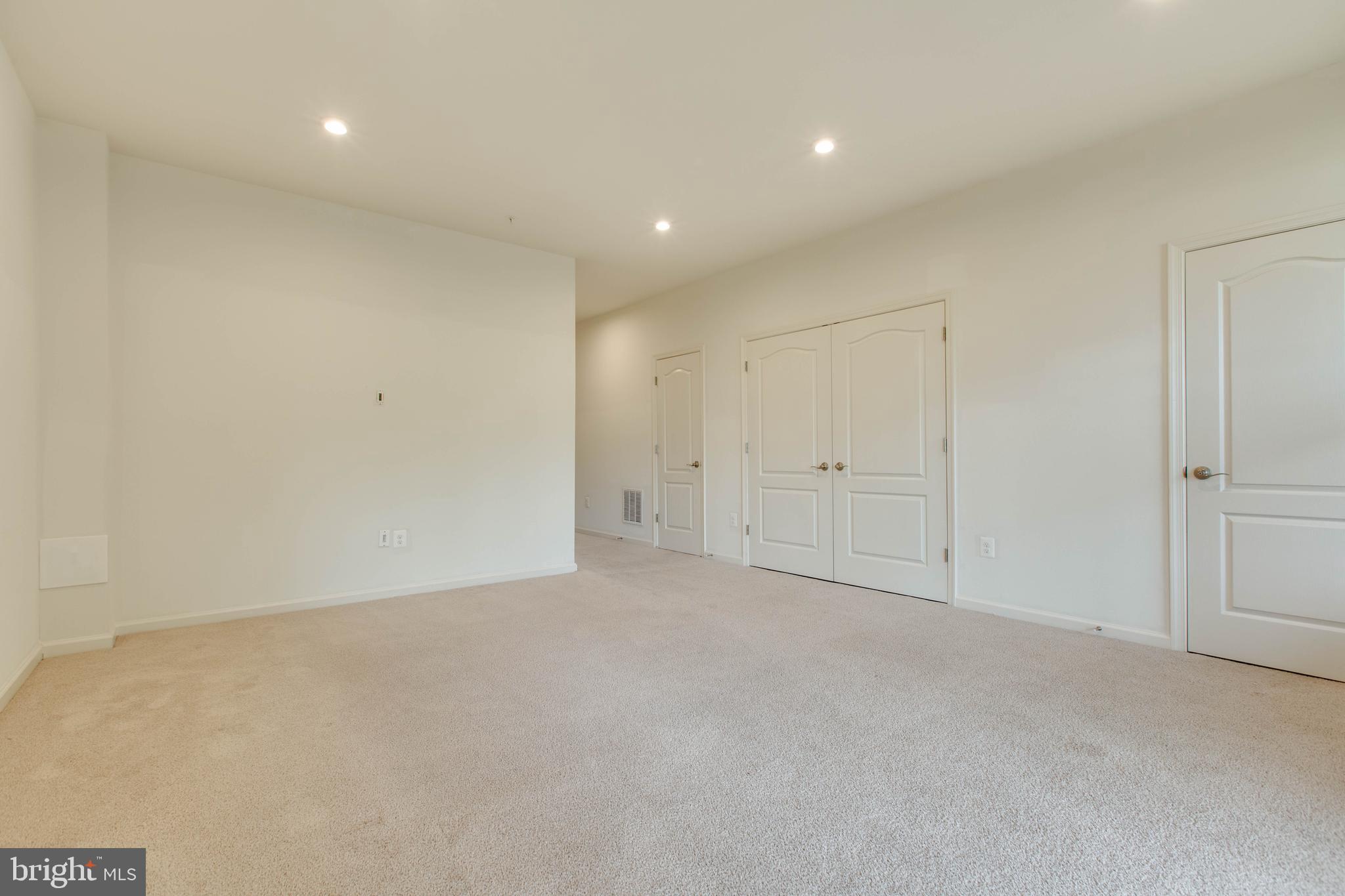 THE RIDGES - Residential Lease