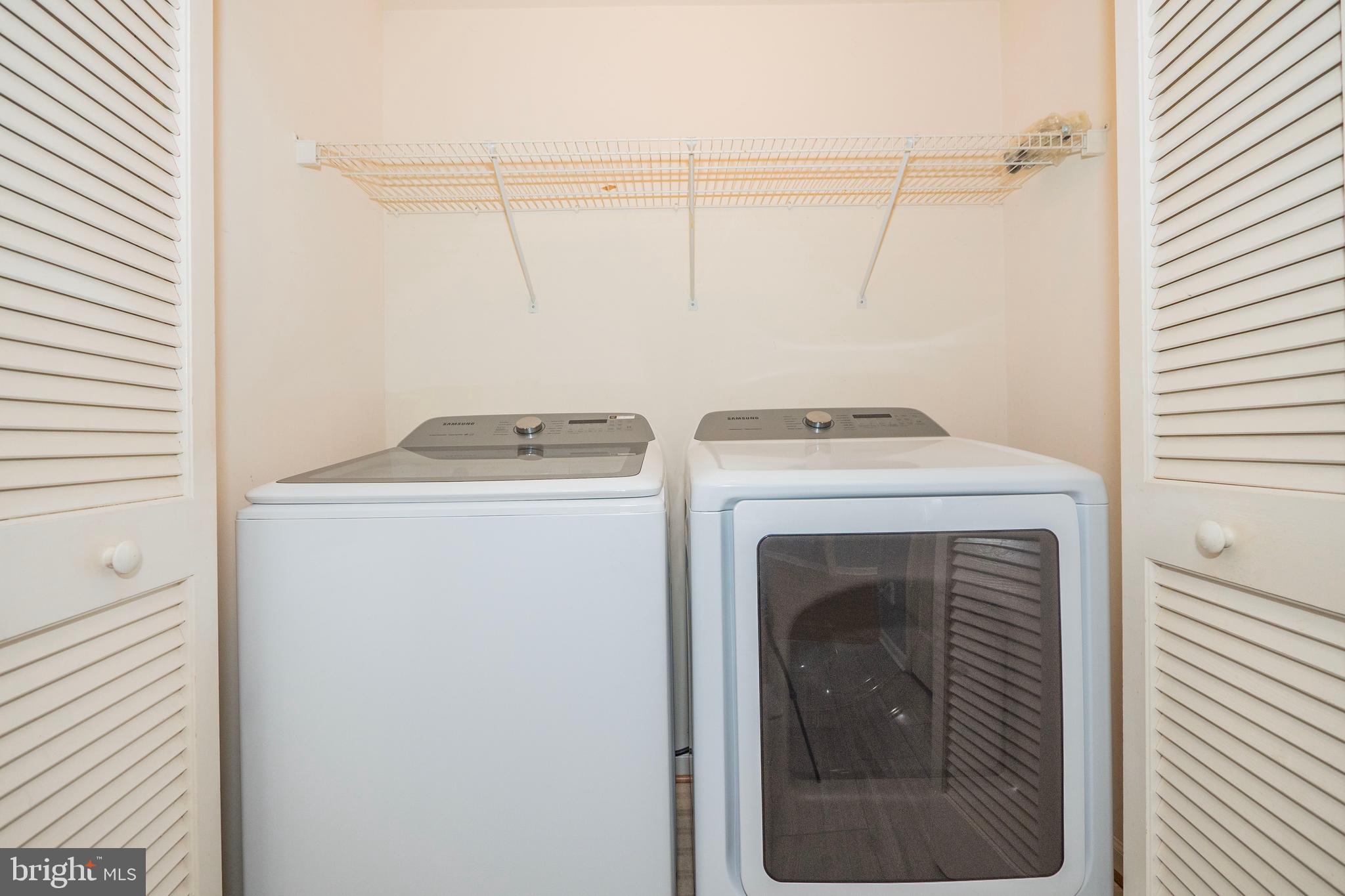 SOUTH RIDING - Residential