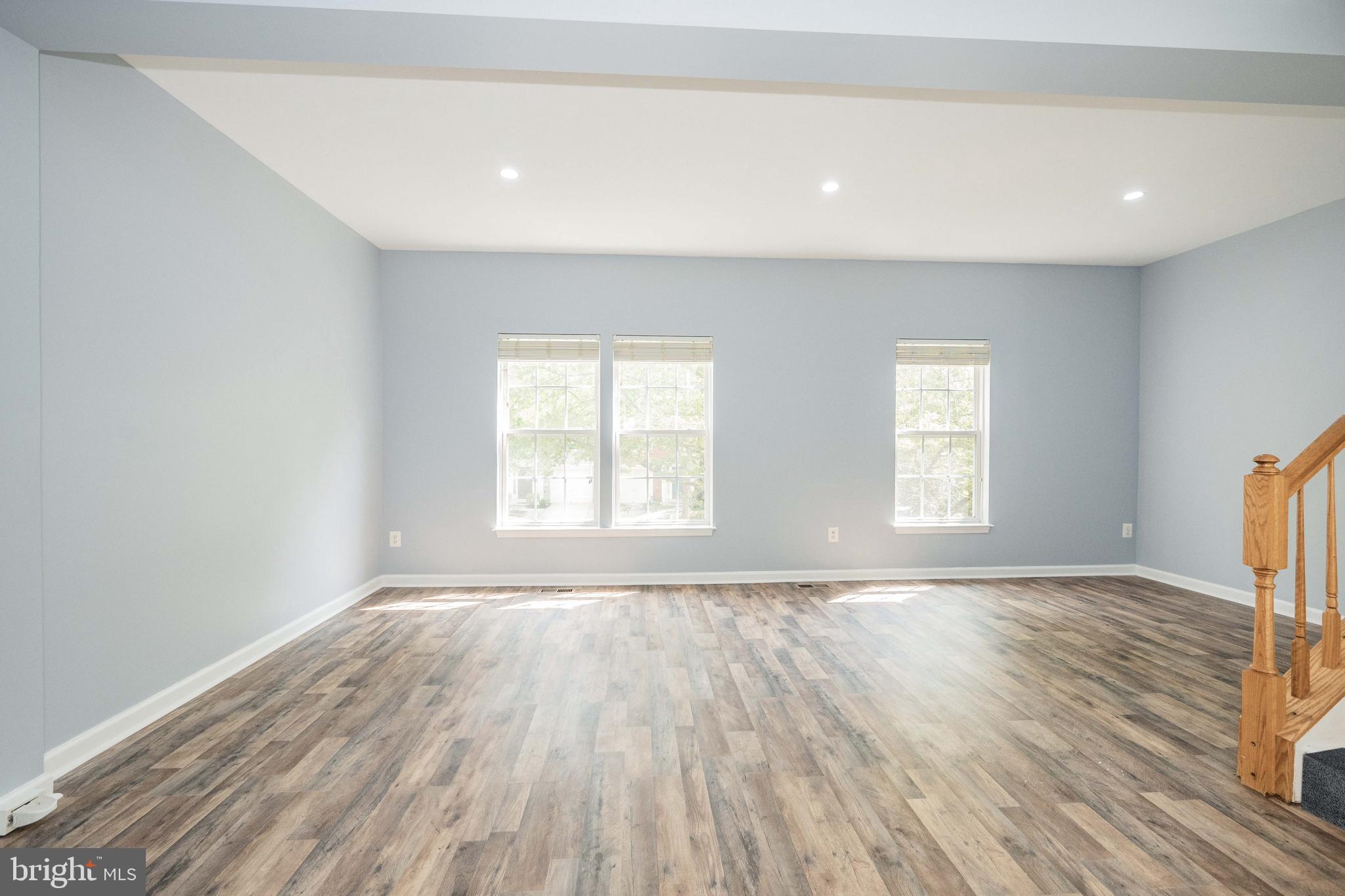 SOUTH RIDING - Residential