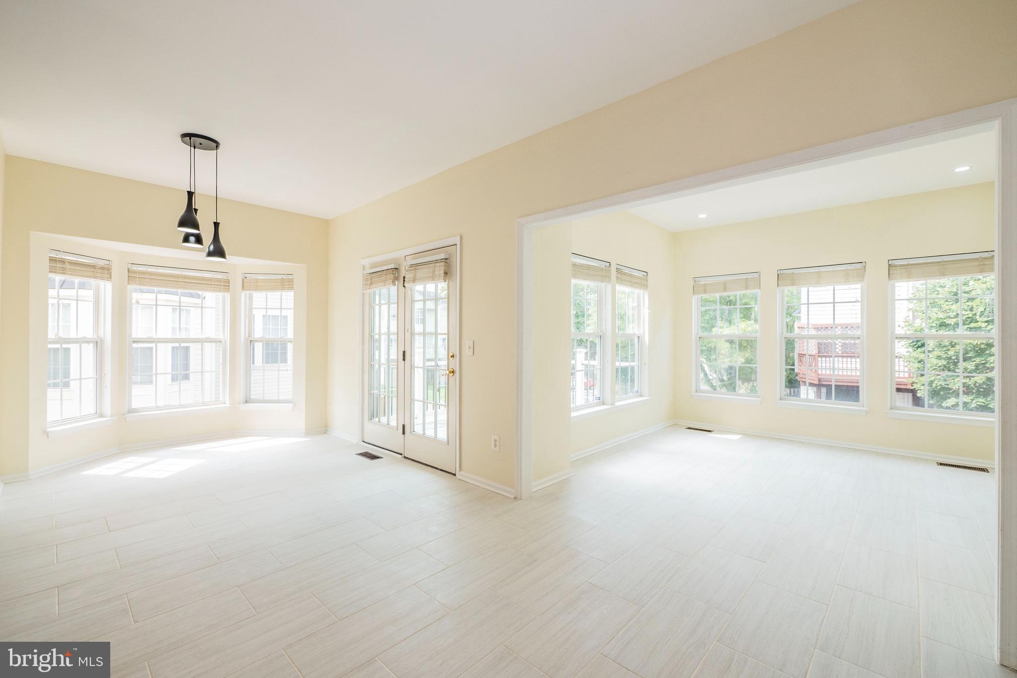 SOUTH RIDING - Residential