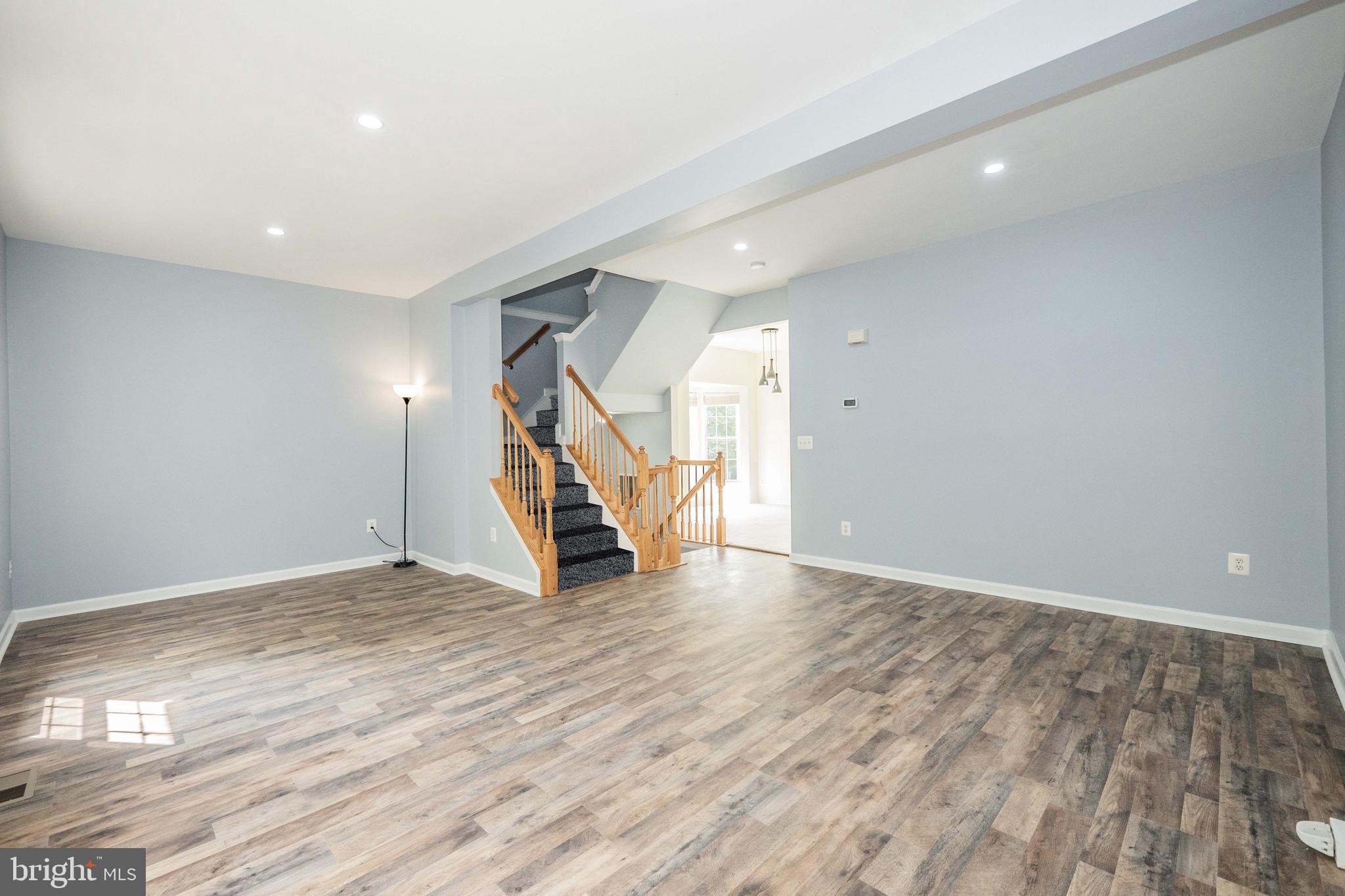 SOUTH RIDING - Residential