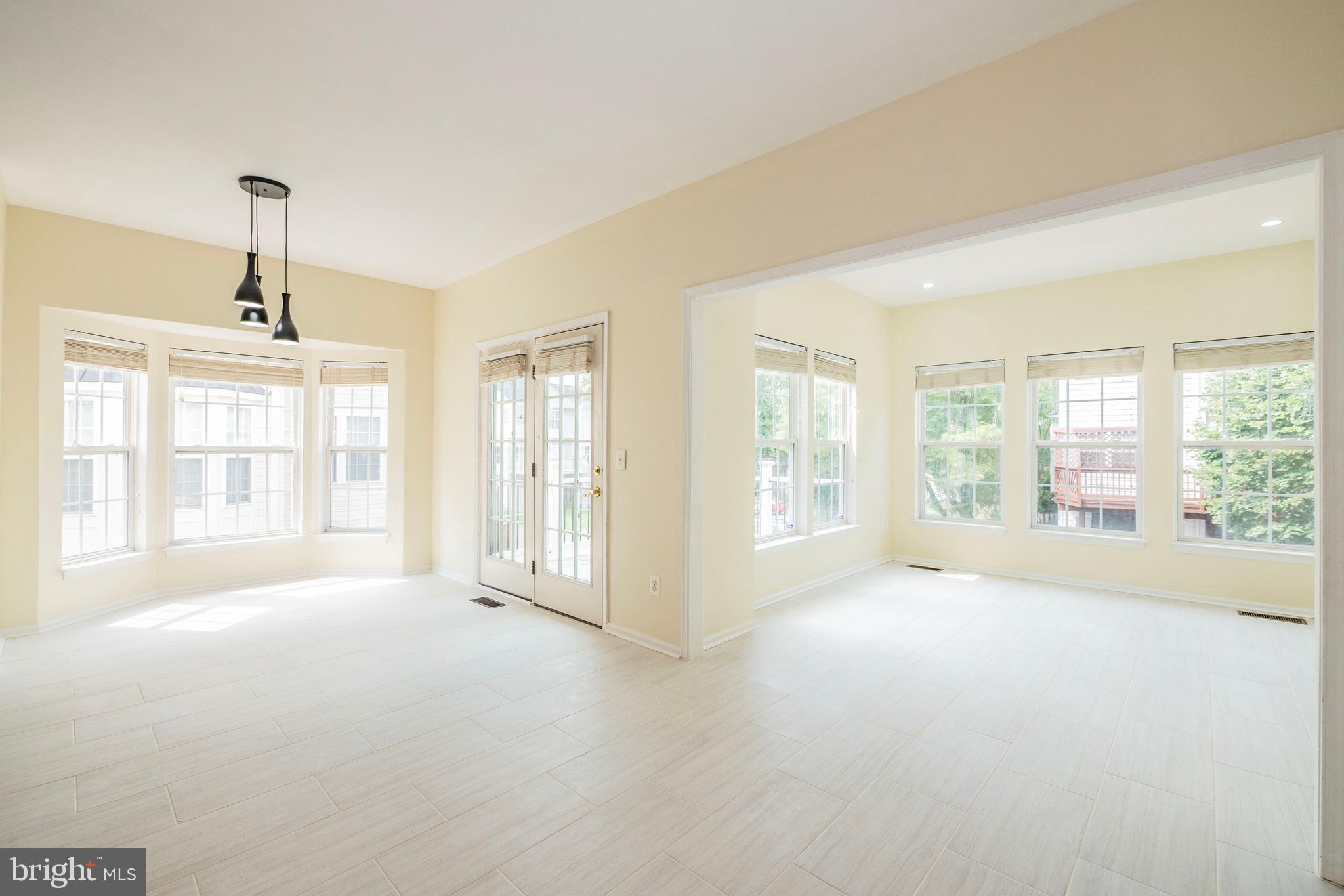 SOUTH RIDING - Residential