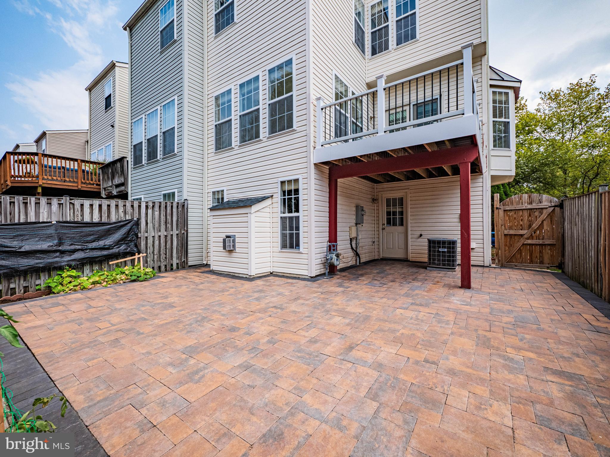 SOUTH RIDING - Residential