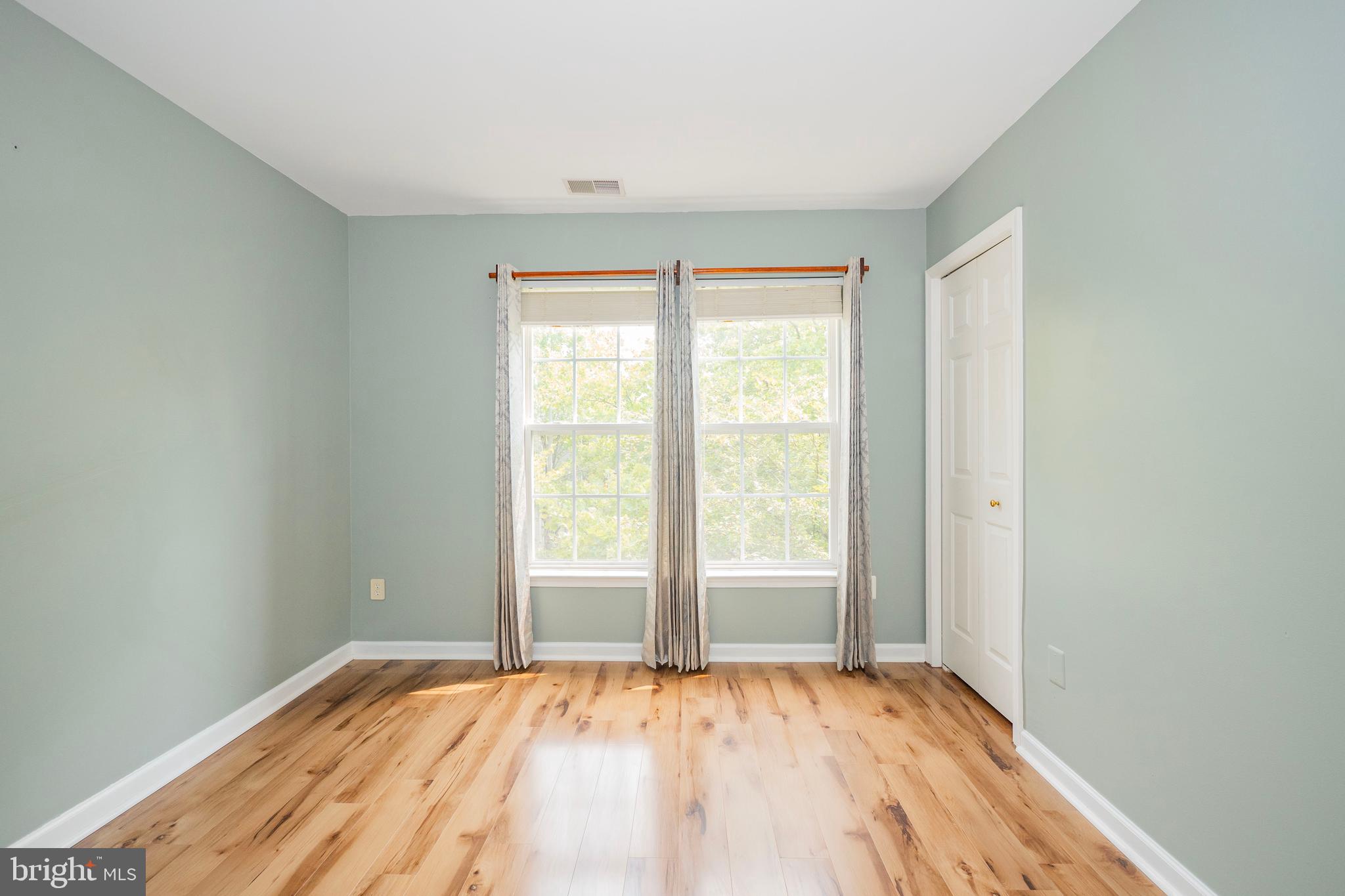 SOUTH RIDING - Residential