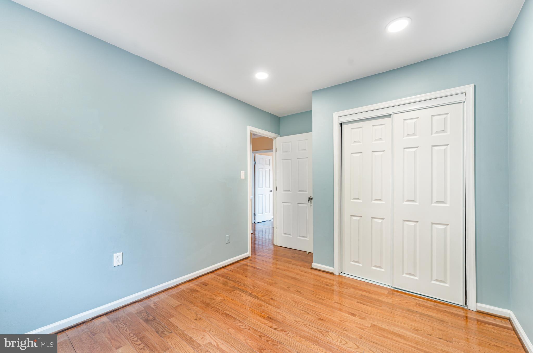 SOUTHGATE WOODS TOWNHOUSES - Residential