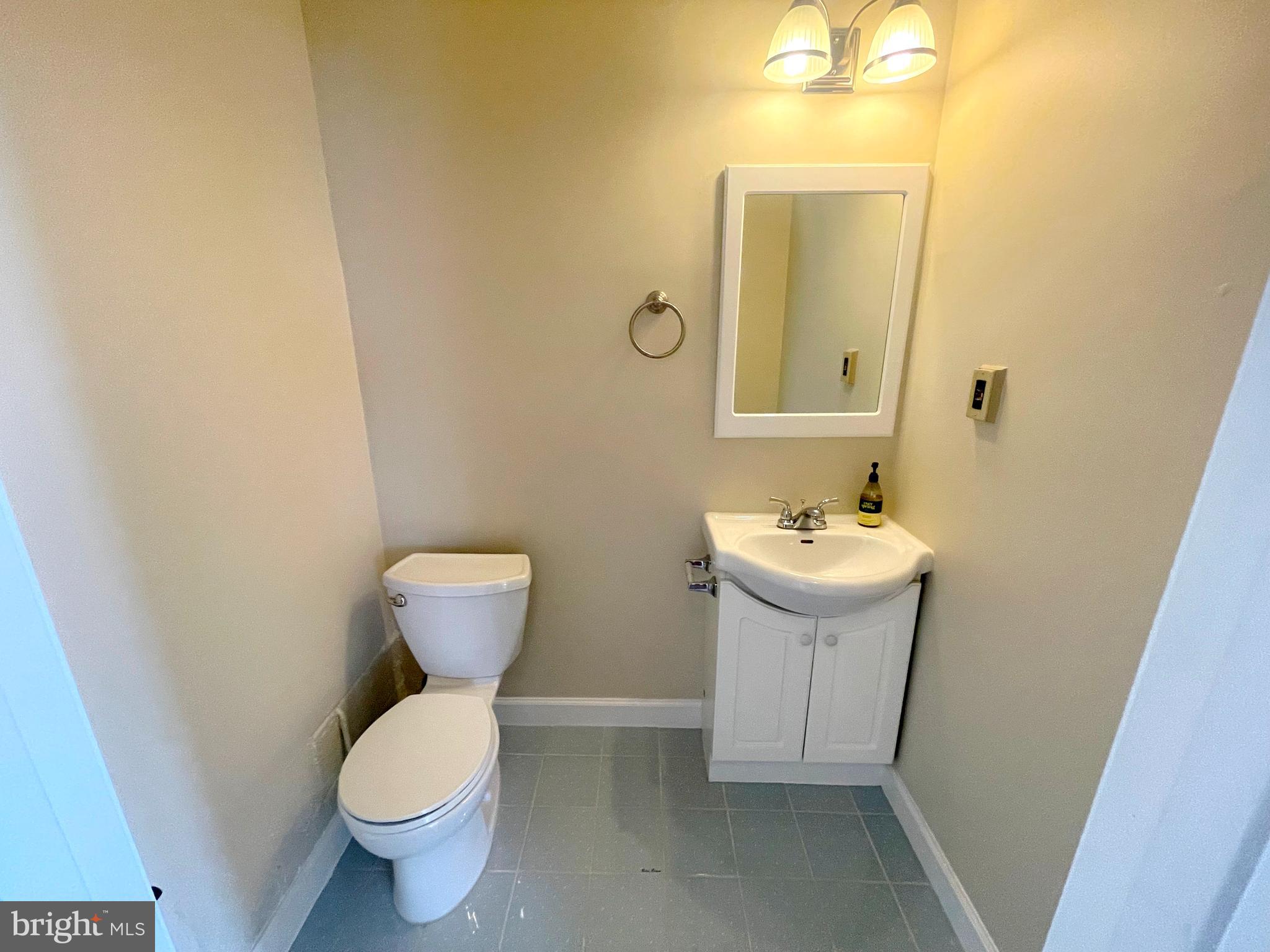 SHORES OF CALVERT - Residential Lease