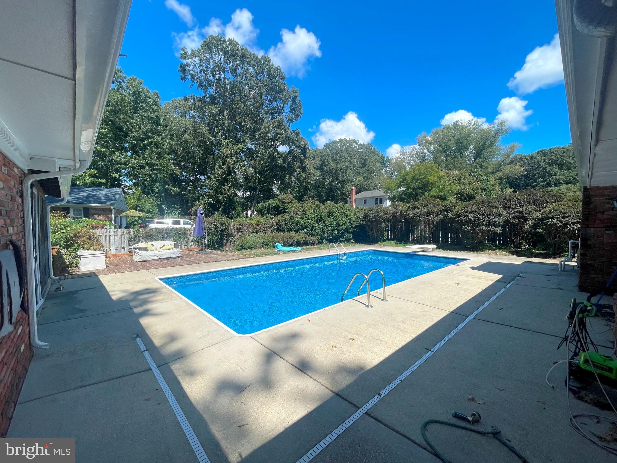 SHORES OF CALVERT - Residential Lease