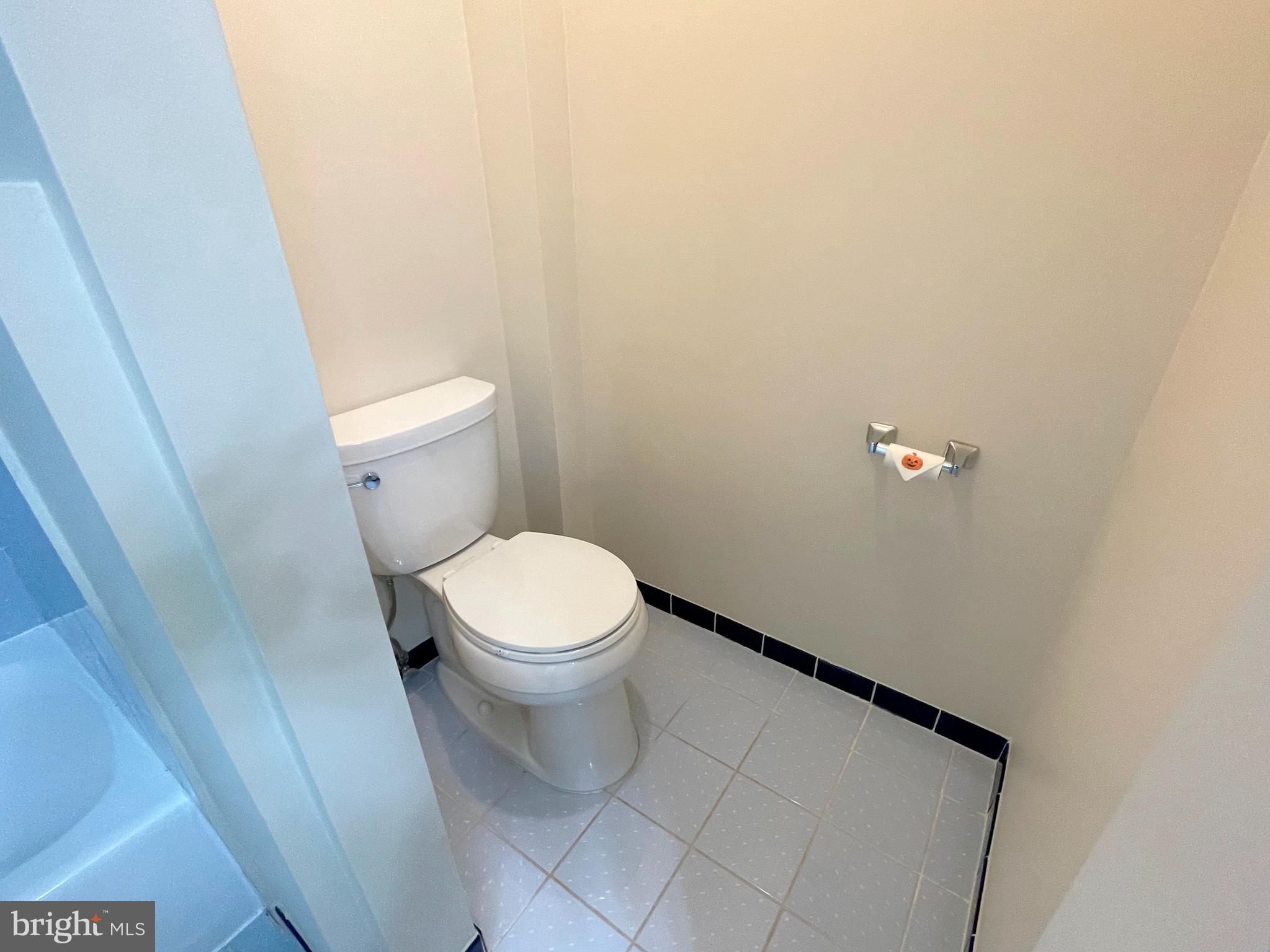 SHORES OF CALVERT - Residential Lease