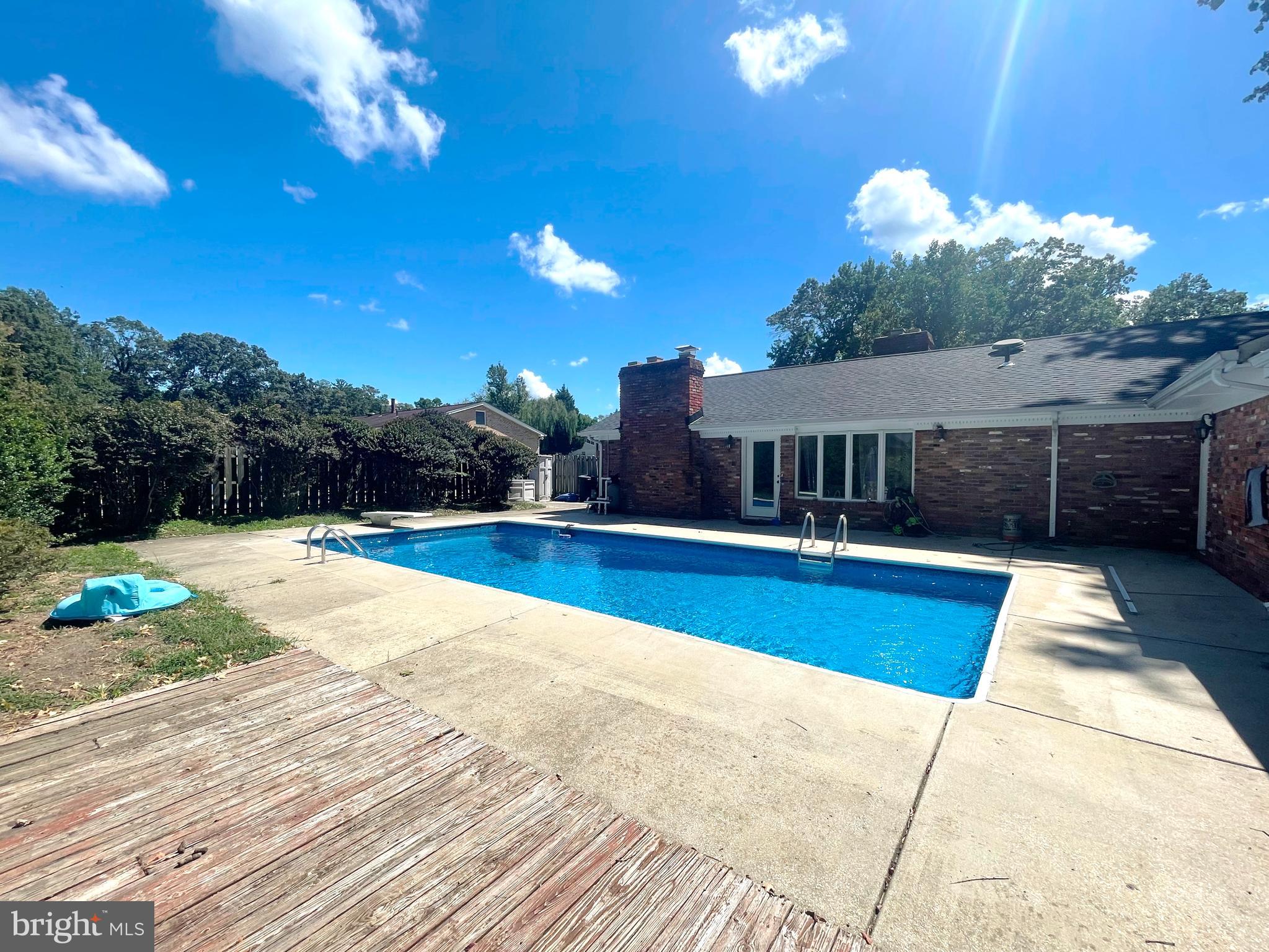 SHORES OF CALVERT - Residential Lease