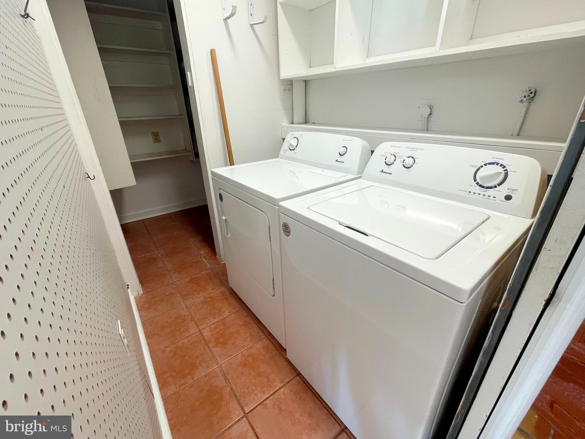 SHORES OF CALVERT - Residential Lease