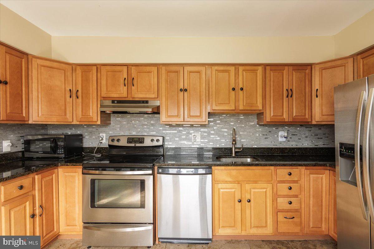 MARLYN MANOR - Residential