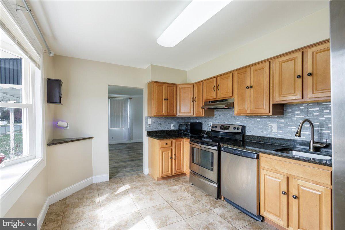 MARLYN MANOR - Residential