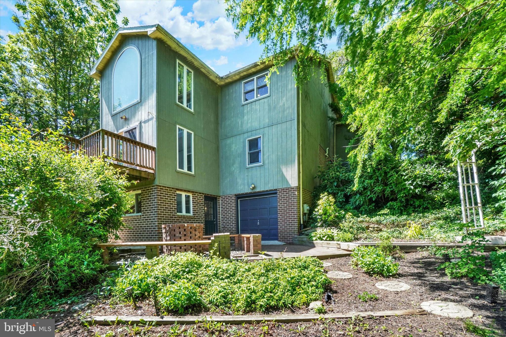 ARLINGTON PARK - Residential
