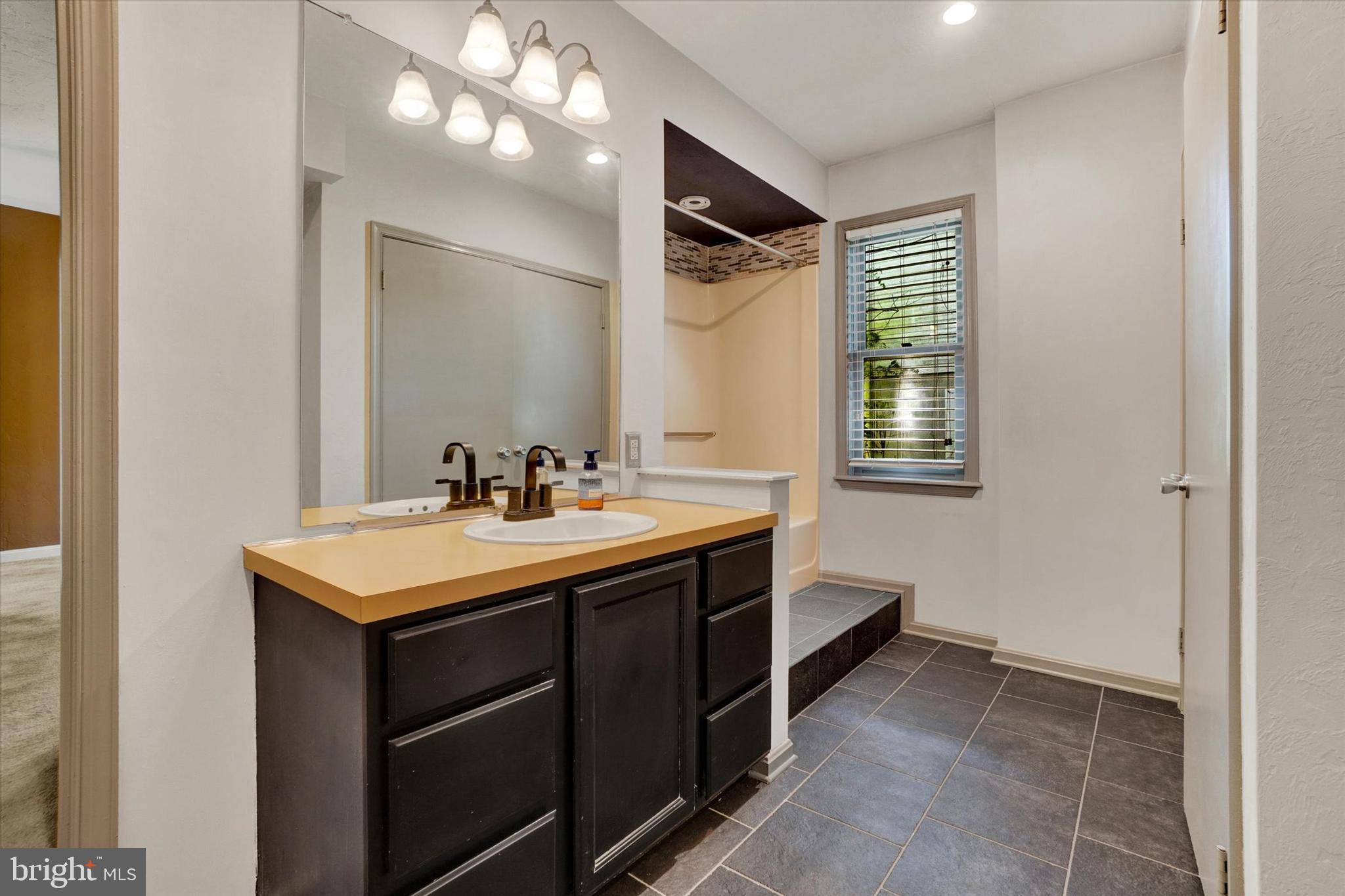 ARLINGTON PARK - Residential