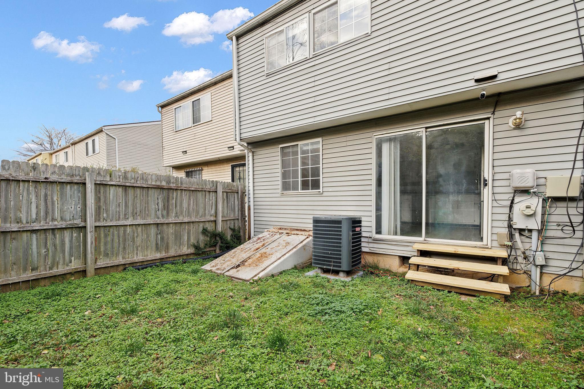 WESTHAMPTON TOWNHOUSES P - Residential