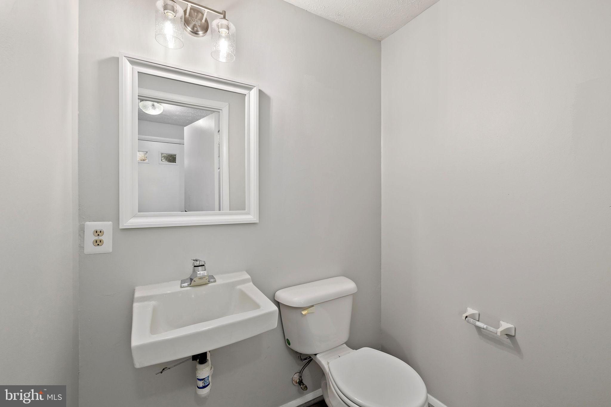 WESTHAMPTON TOWNHOUSES P - Residential