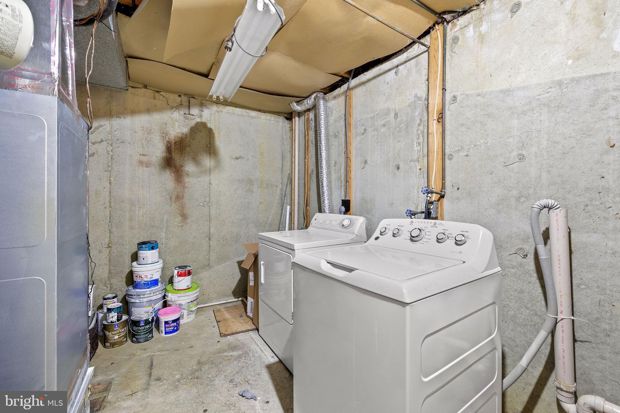 WESTHAMPTON TOWNHOUSES P - Residential