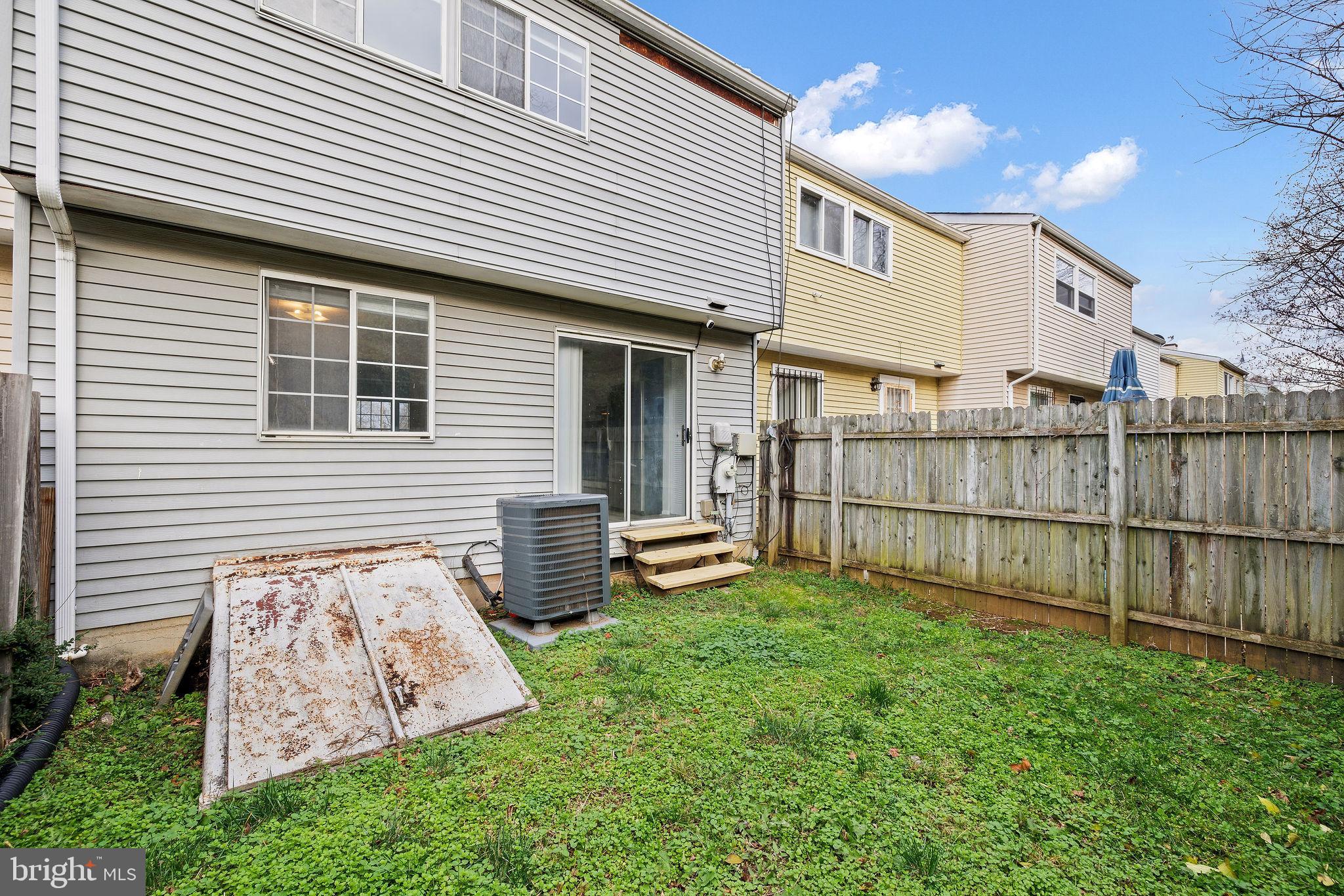 WESTHAMPTON TOWNHOUSES P - Residential