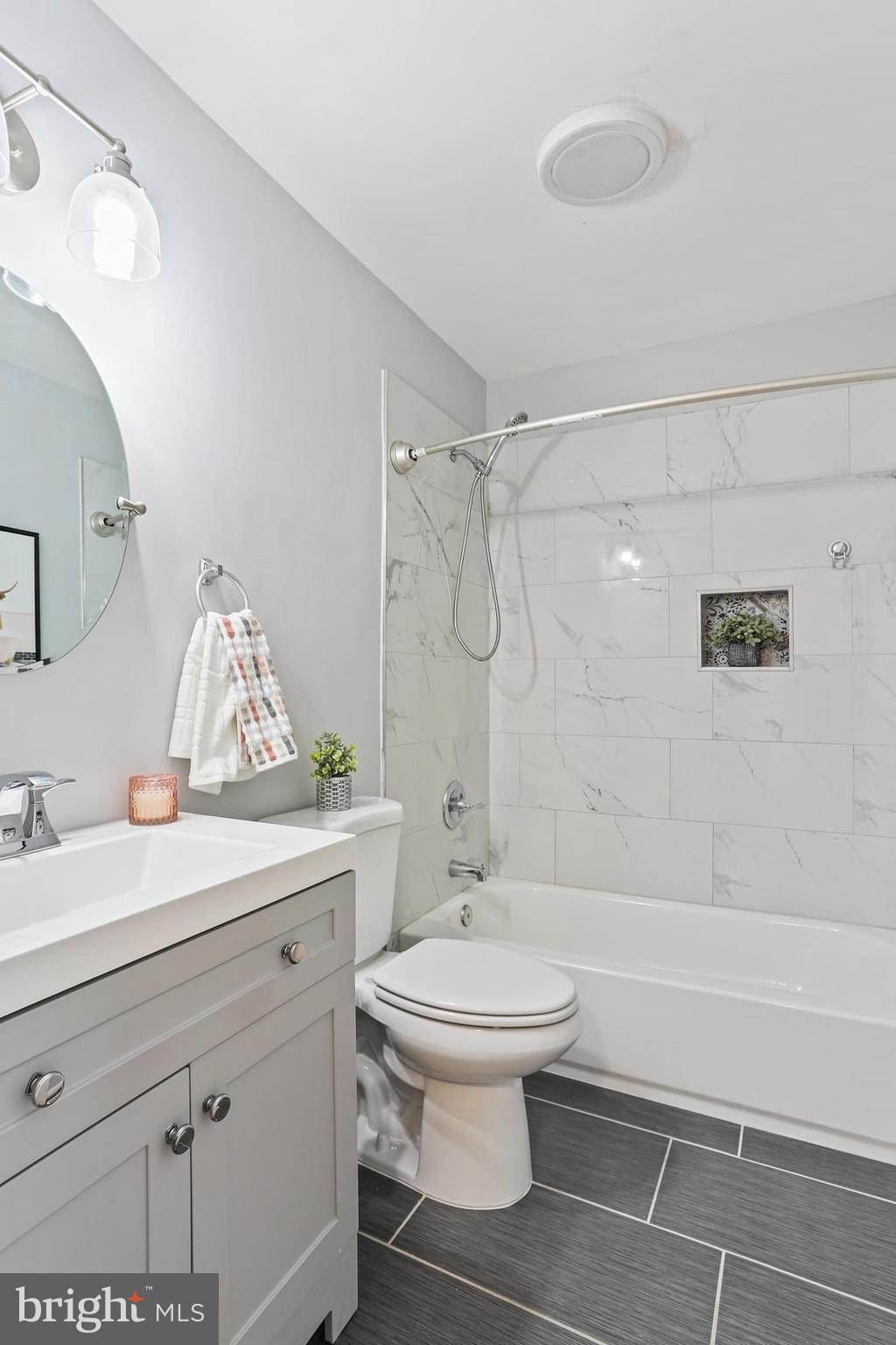 CHIPPENDALE - Residential