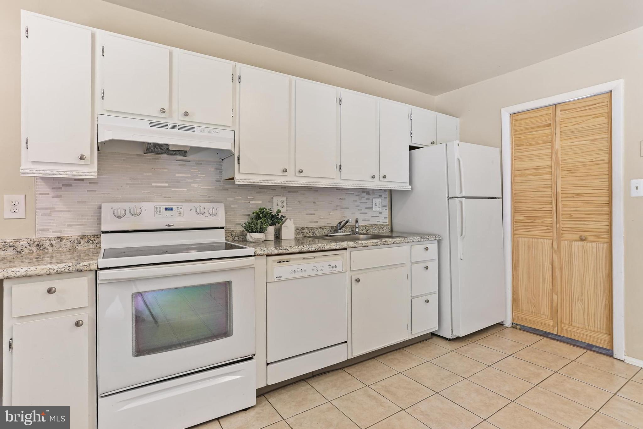 CHIPPENDALE - Residential