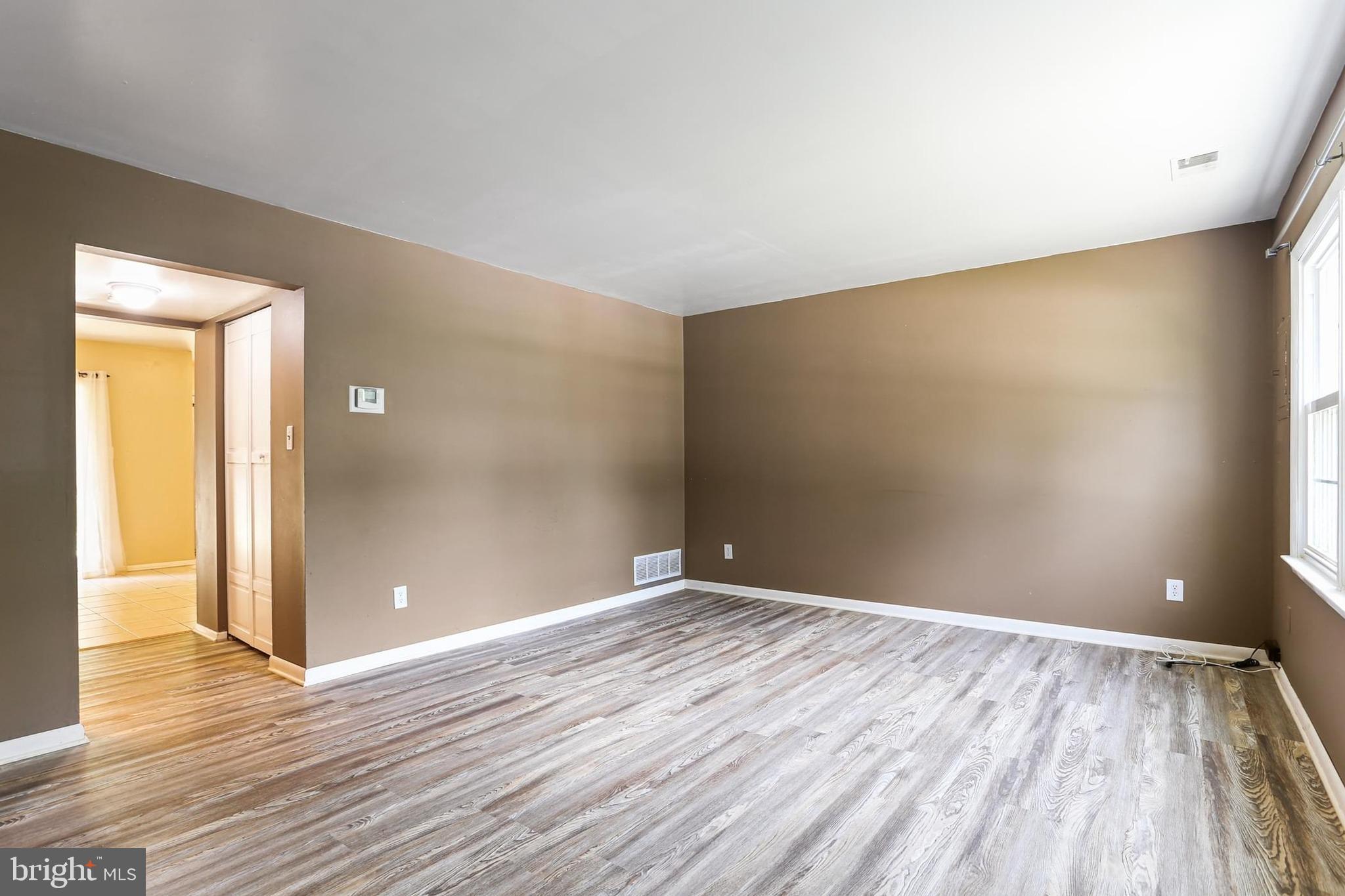 CHIPPENDALE - Residential