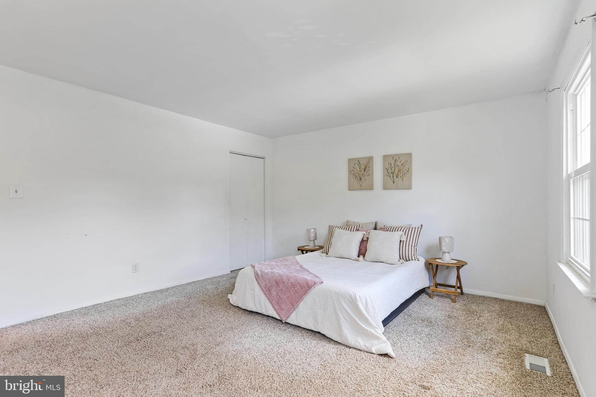 CHIPPENDALE - Residential